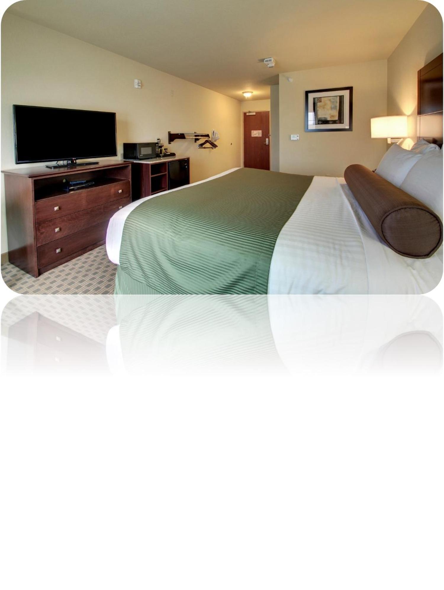 Cobblestone Inn & Suites - Harvey photo 25