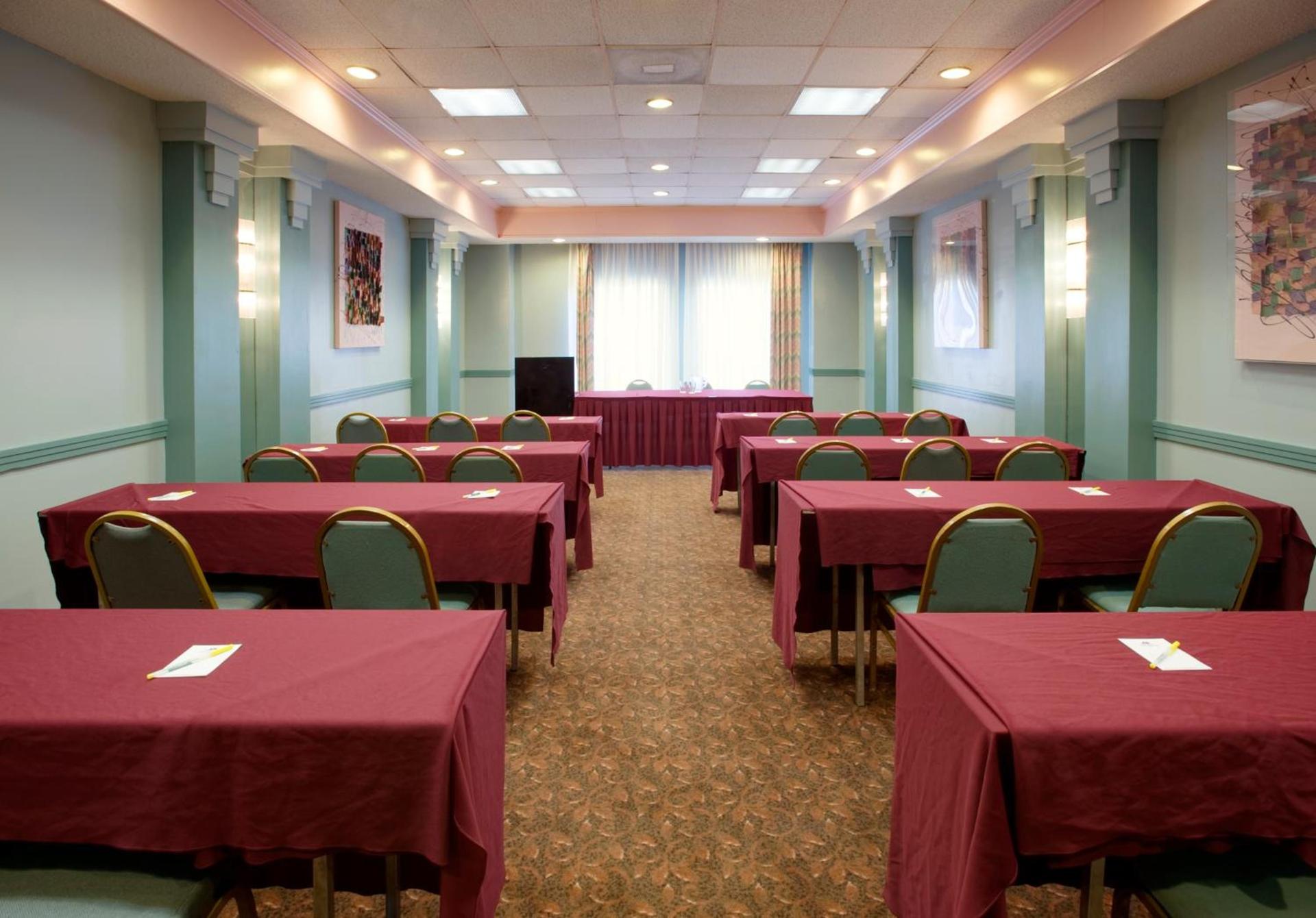 Americas Best Value Inn - Baltimore photo 12