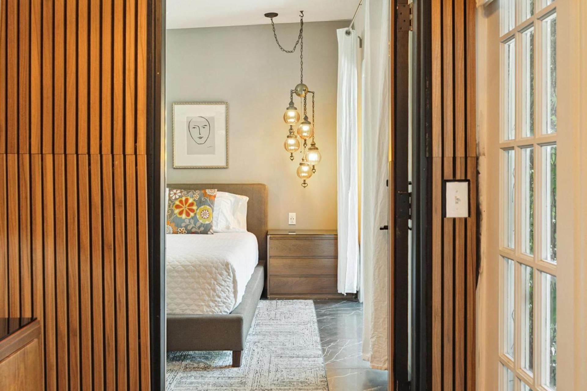 Speakeasy Hotel photo 95