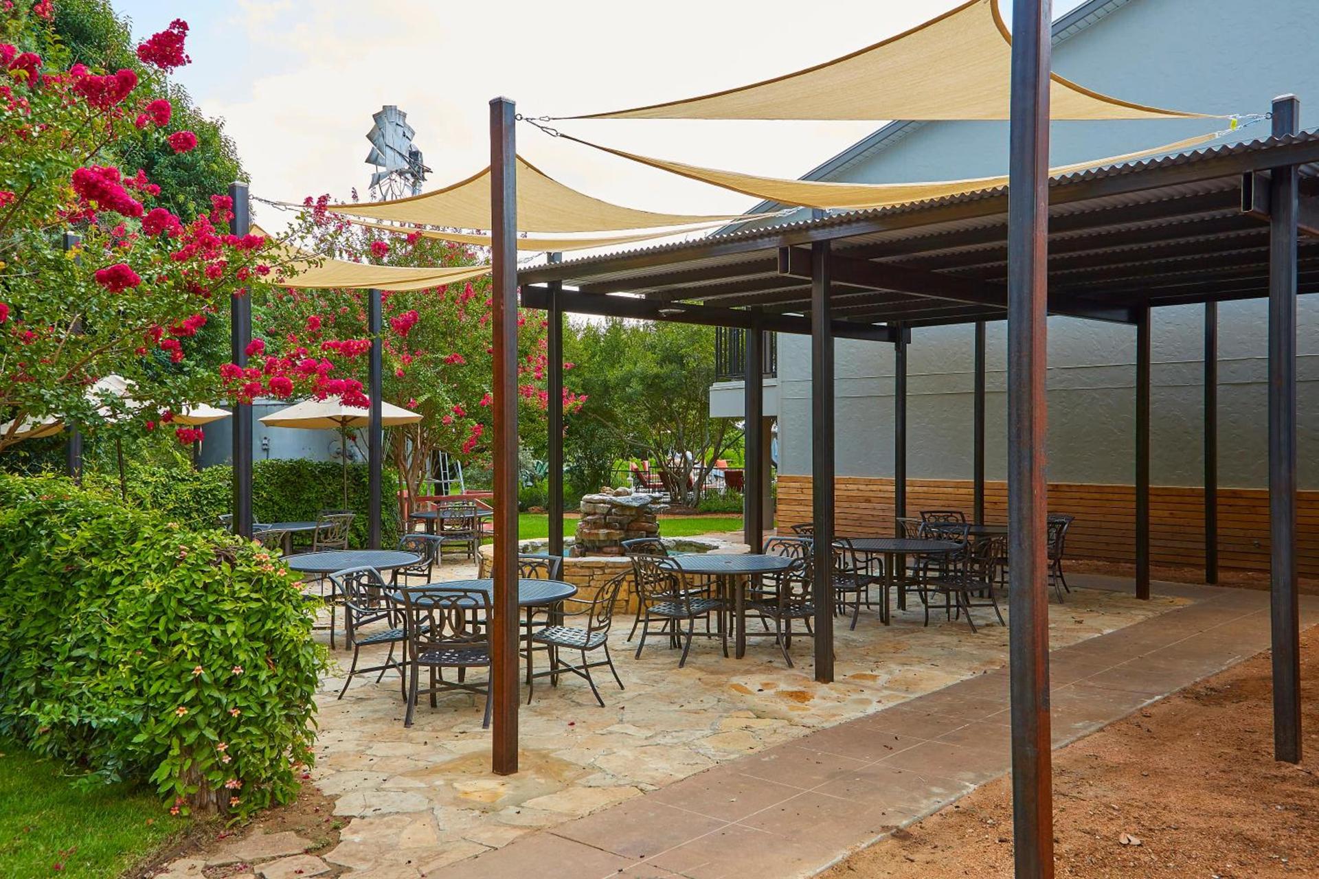 Fredericksburg Inn and Suites photo 13