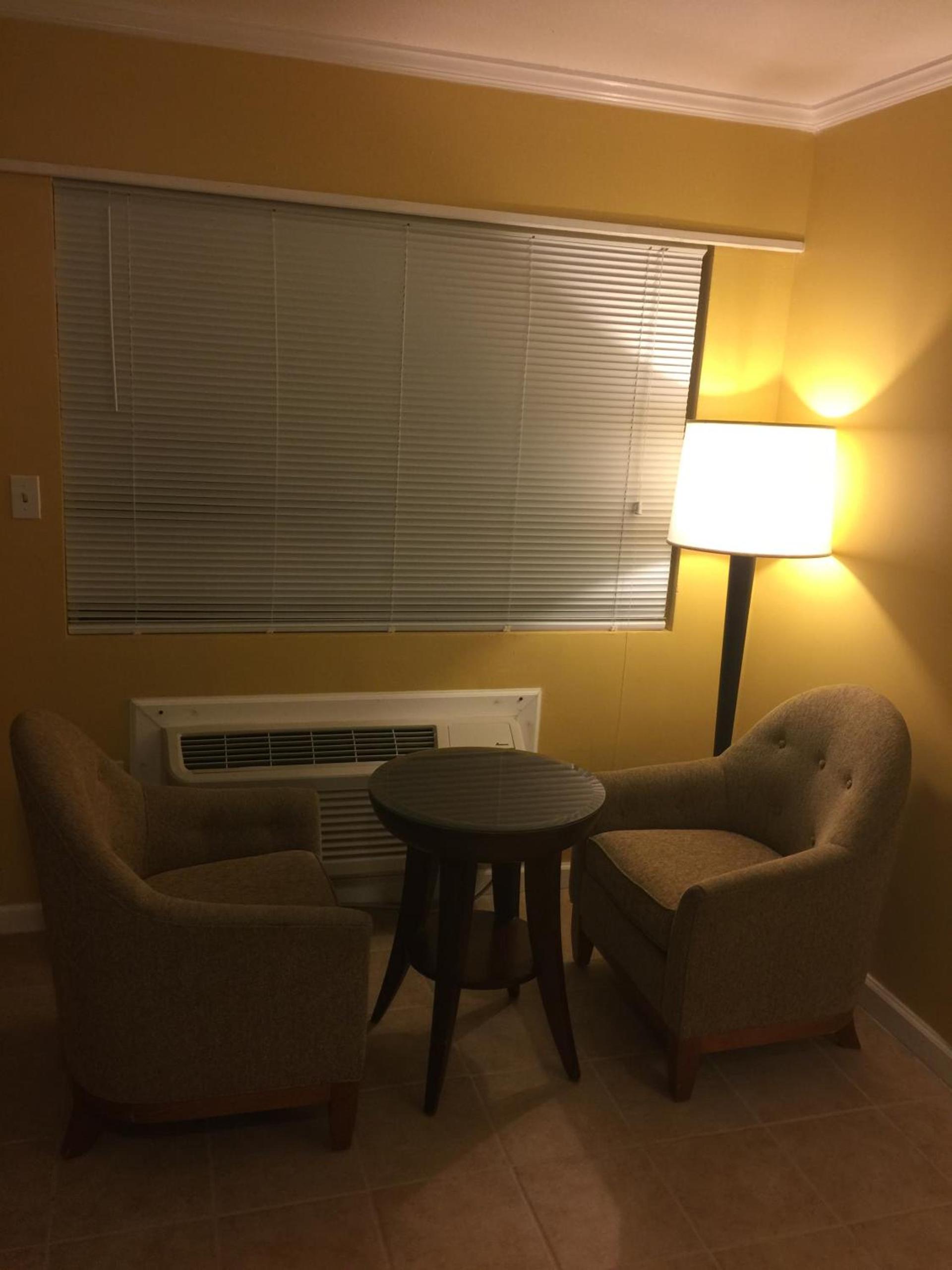Dragon INN & Suites photo 36