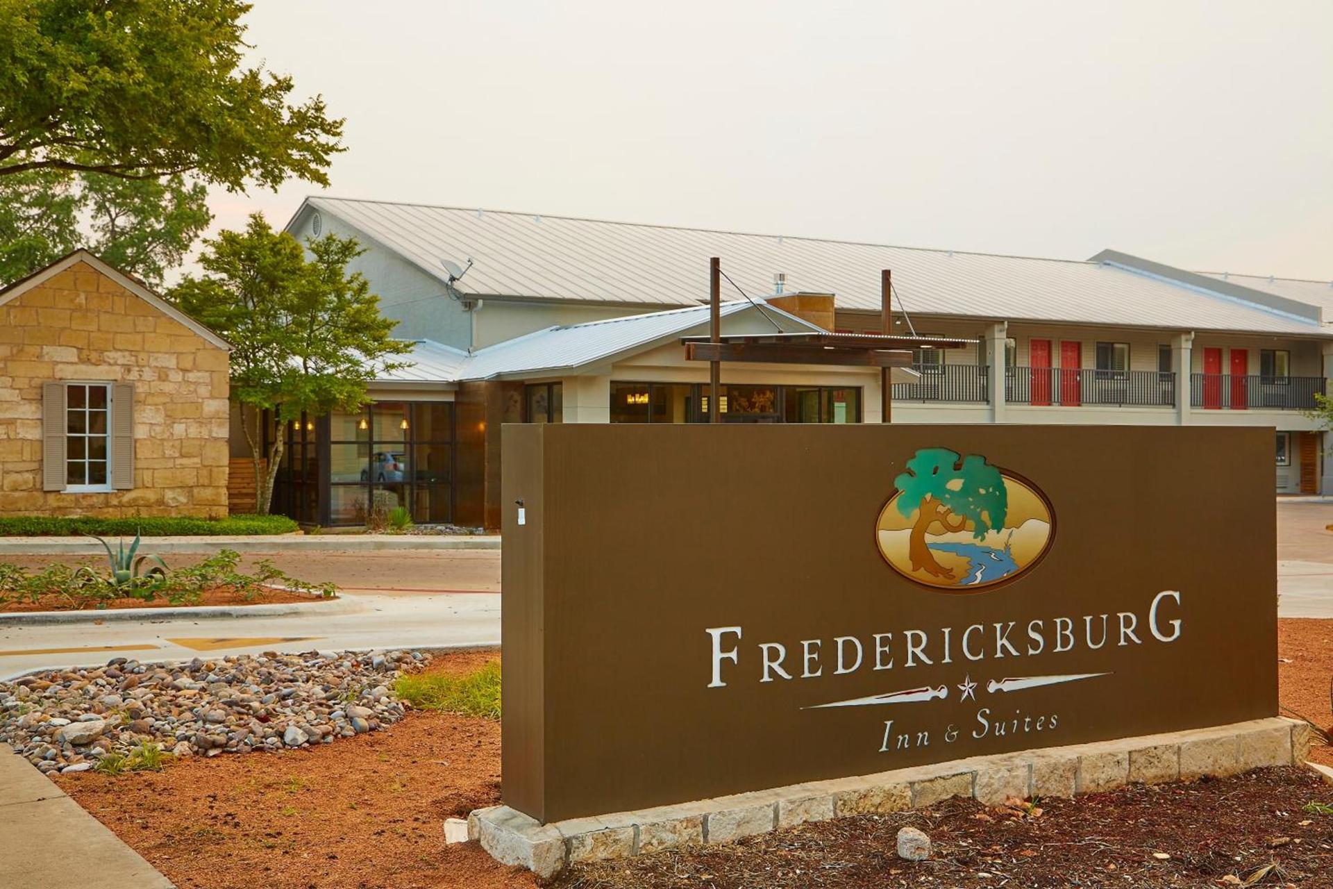 Fredericksburg Inn and Suites — hotel in Fredericksburg