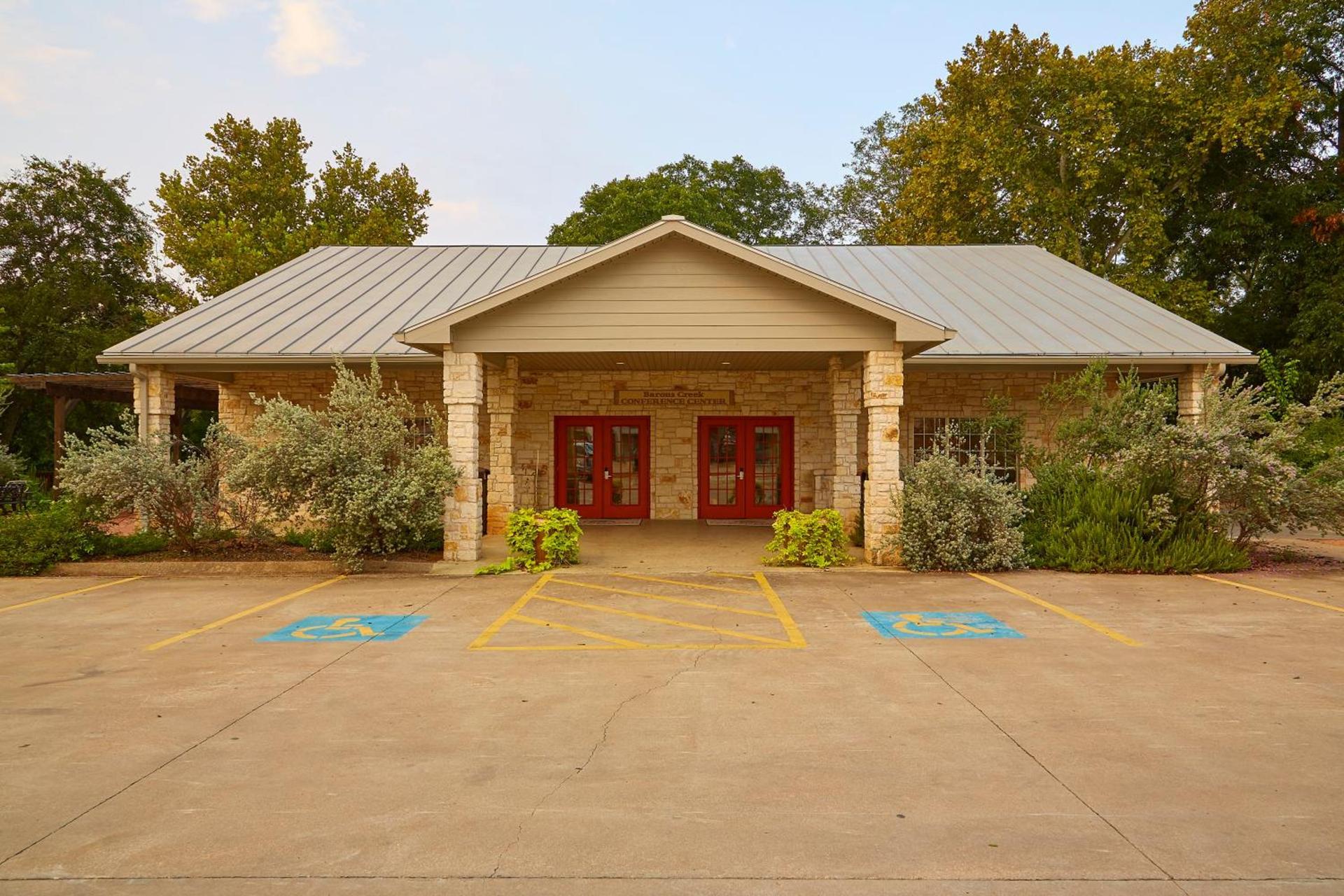Fredericksburg Inn and Suites photo 28