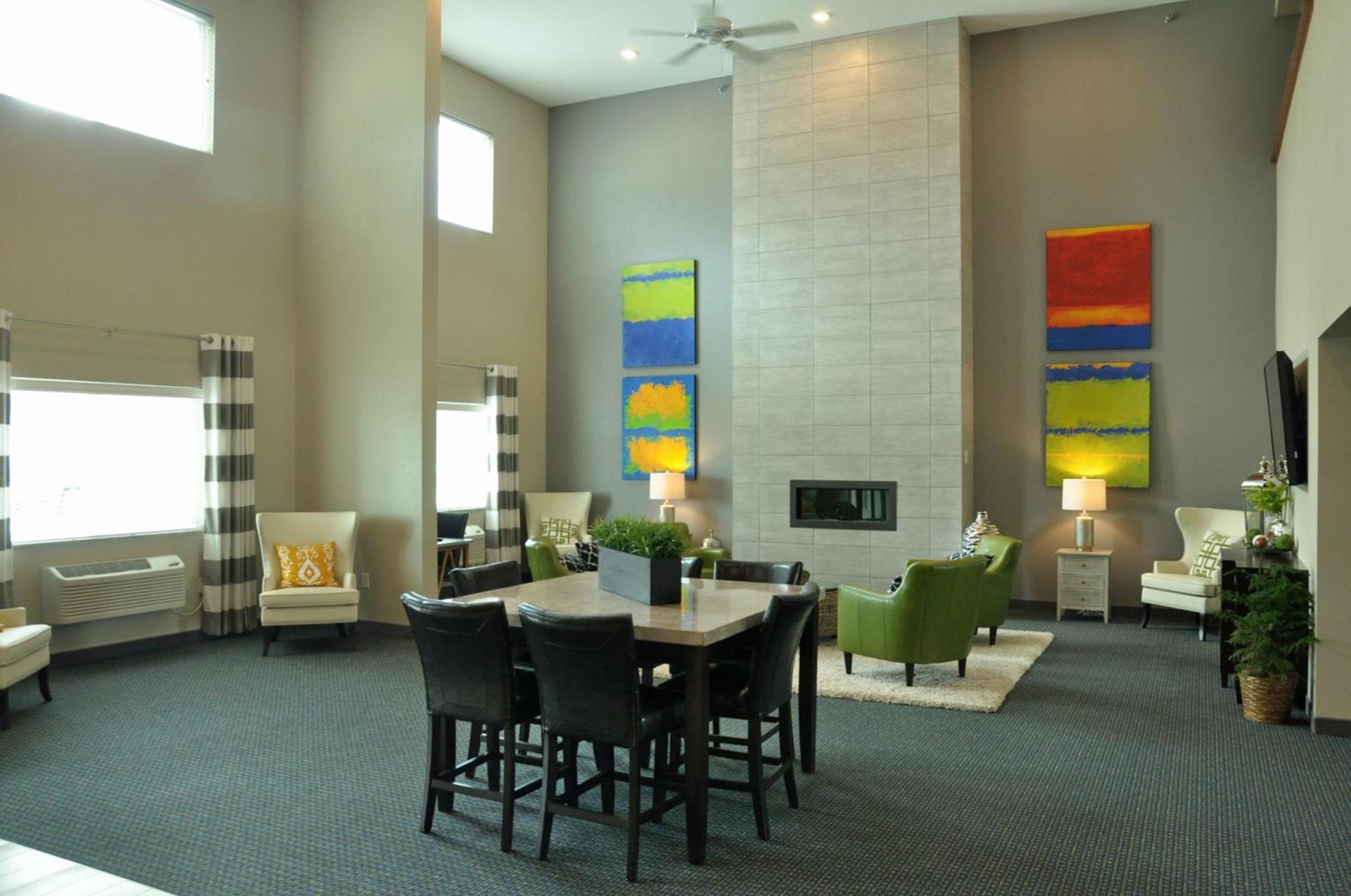 Brookstone Lodge & Suites photo 2