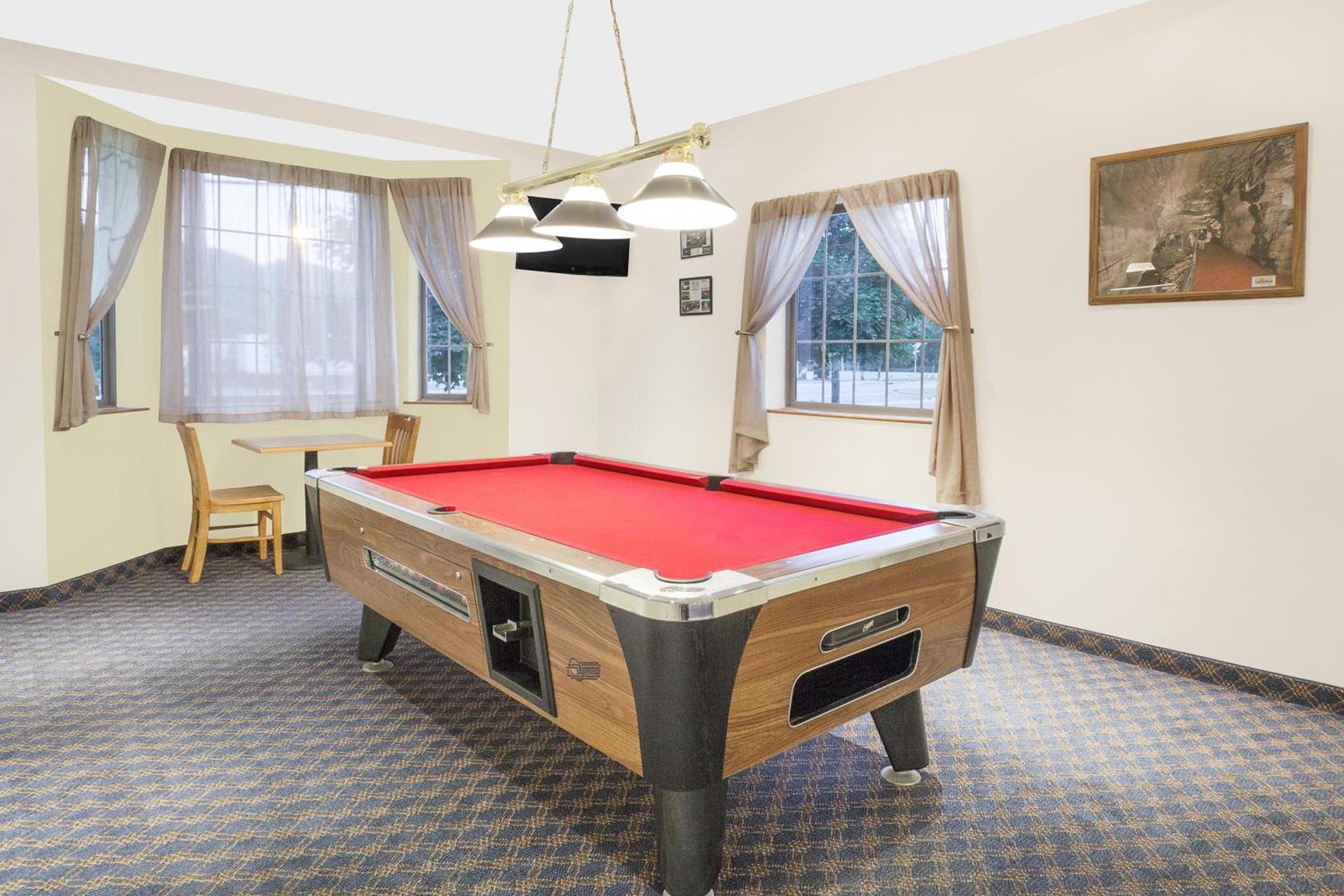 Super 8 by Wyndham Cobleskill NY photo 25