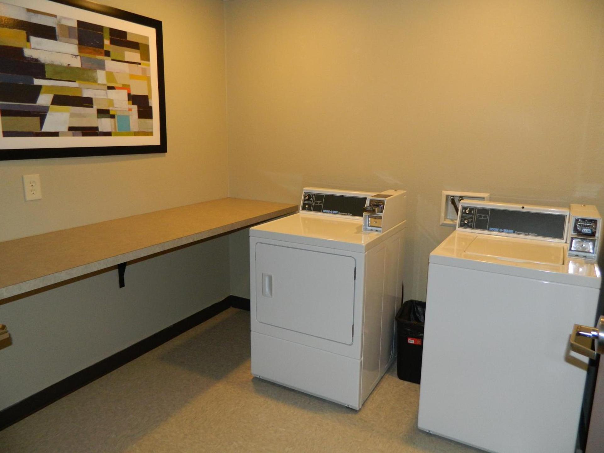 Brookstone Lodge & Suites photo 5
