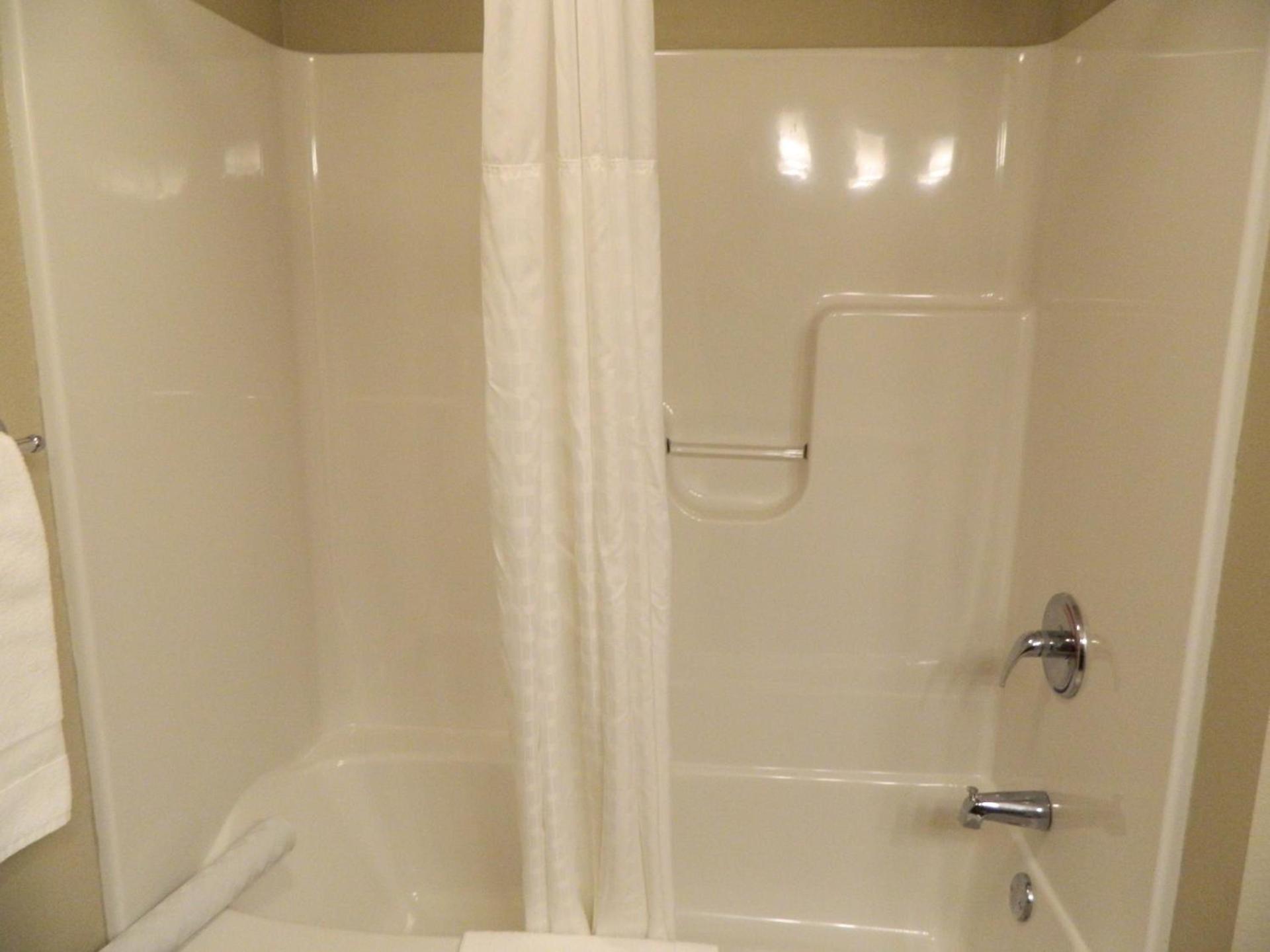 Brookstone Lodge & Suites photo 11