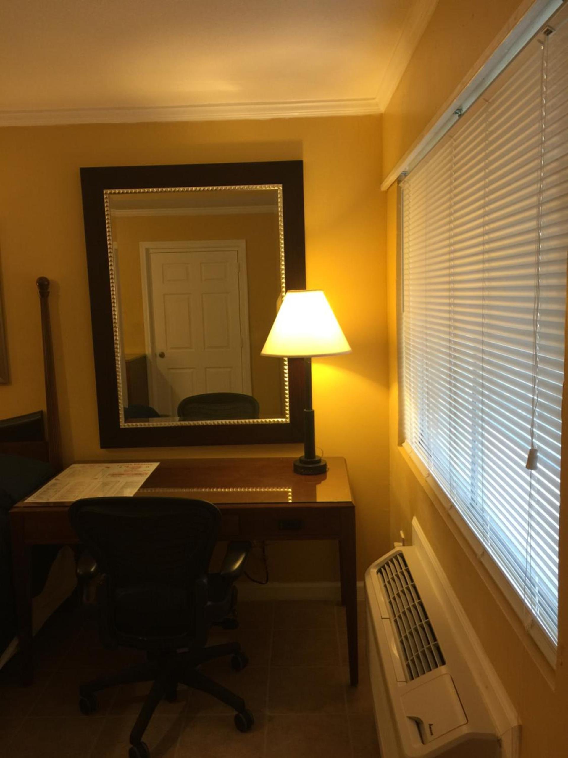 Dragon INN & Suites photo 7