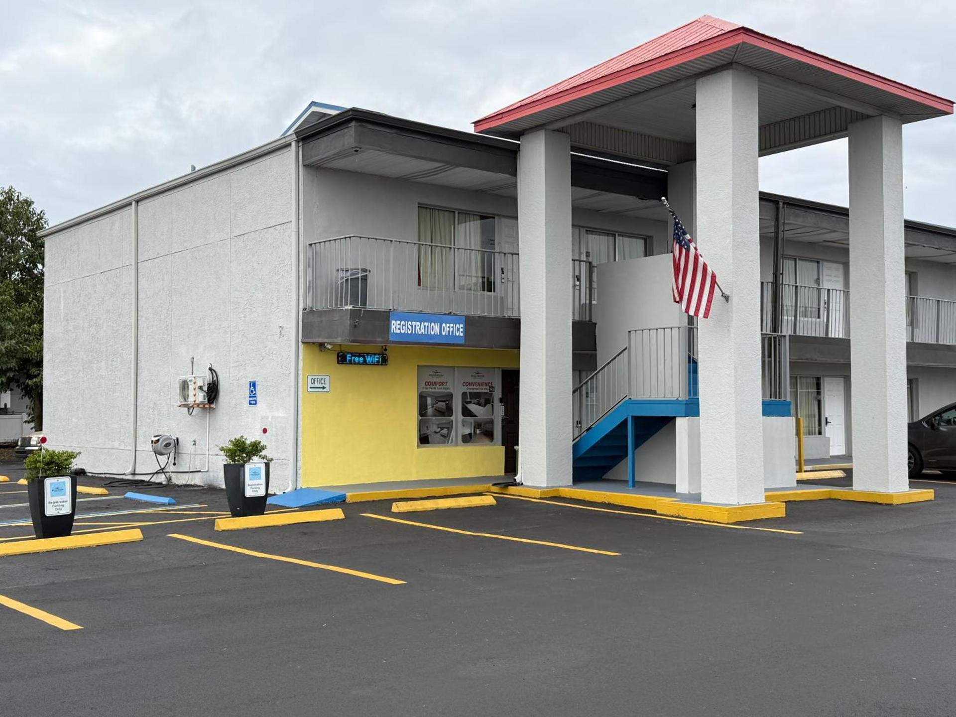 Englewood Inn & Suites photo 55