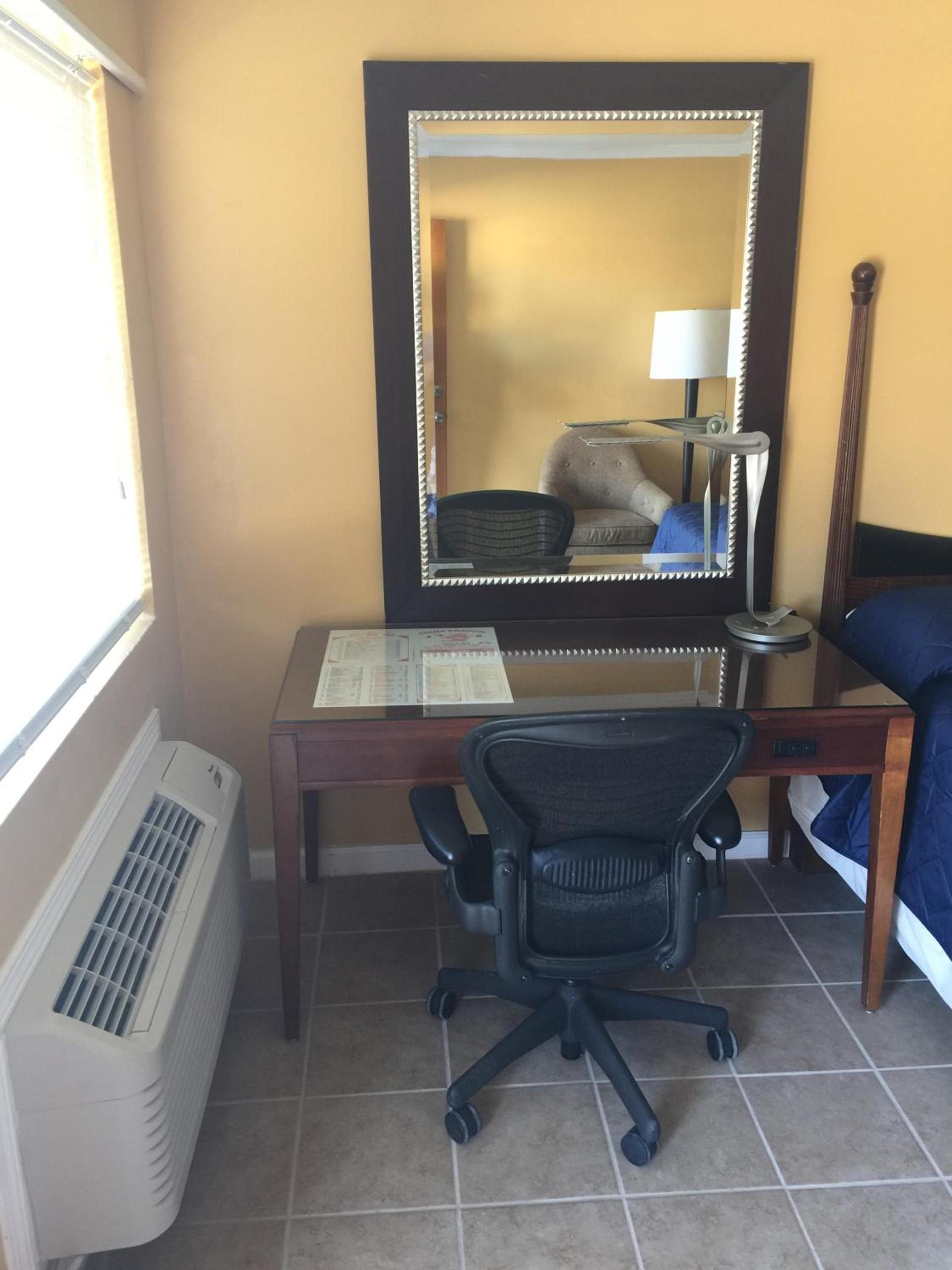 Dragon INN & Suites photo 8