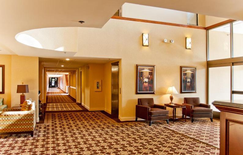 Ann Arbor Regent Hotel and Suites photo 11