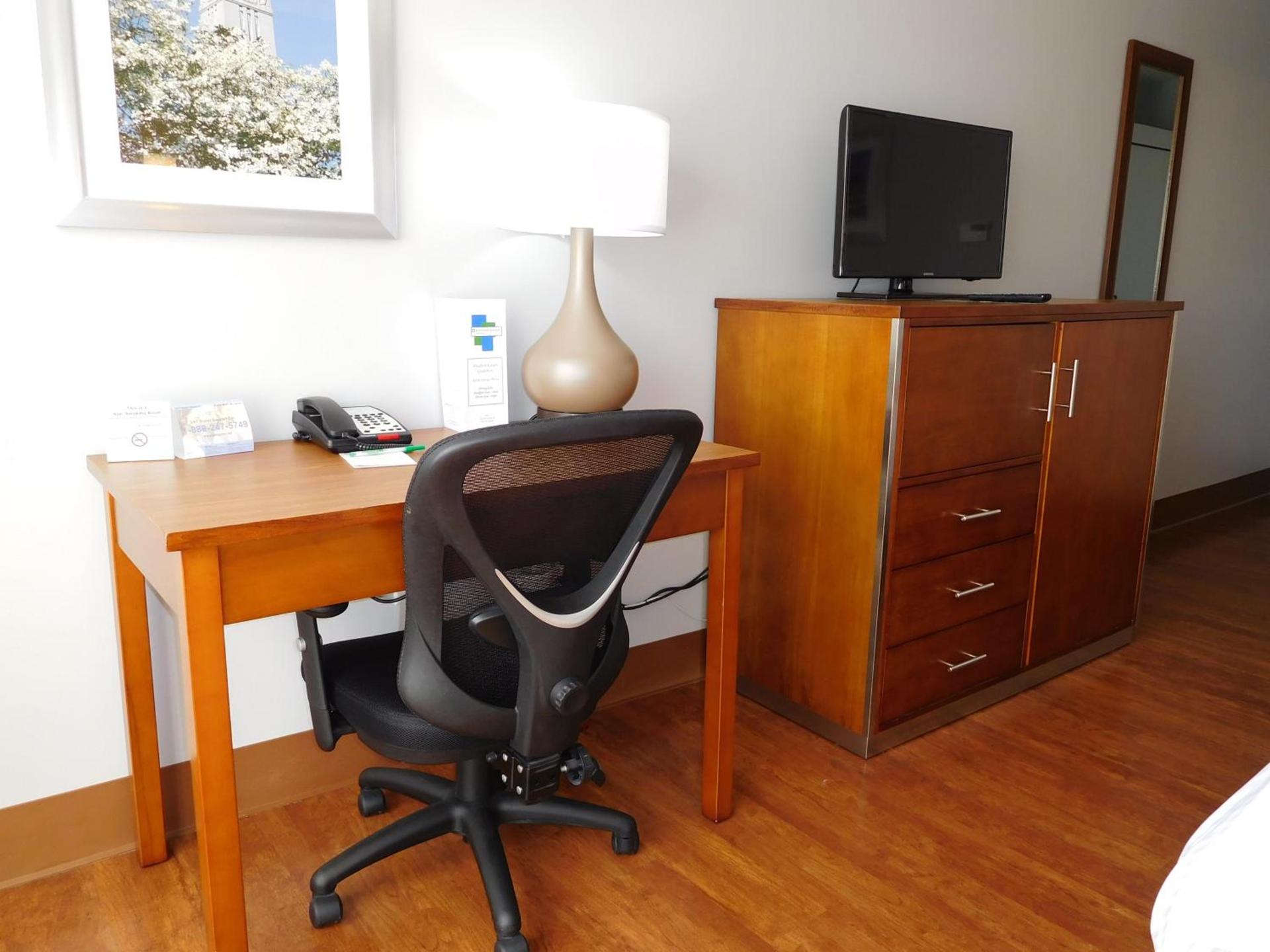 Wyndham Garden Greensboro photo 12