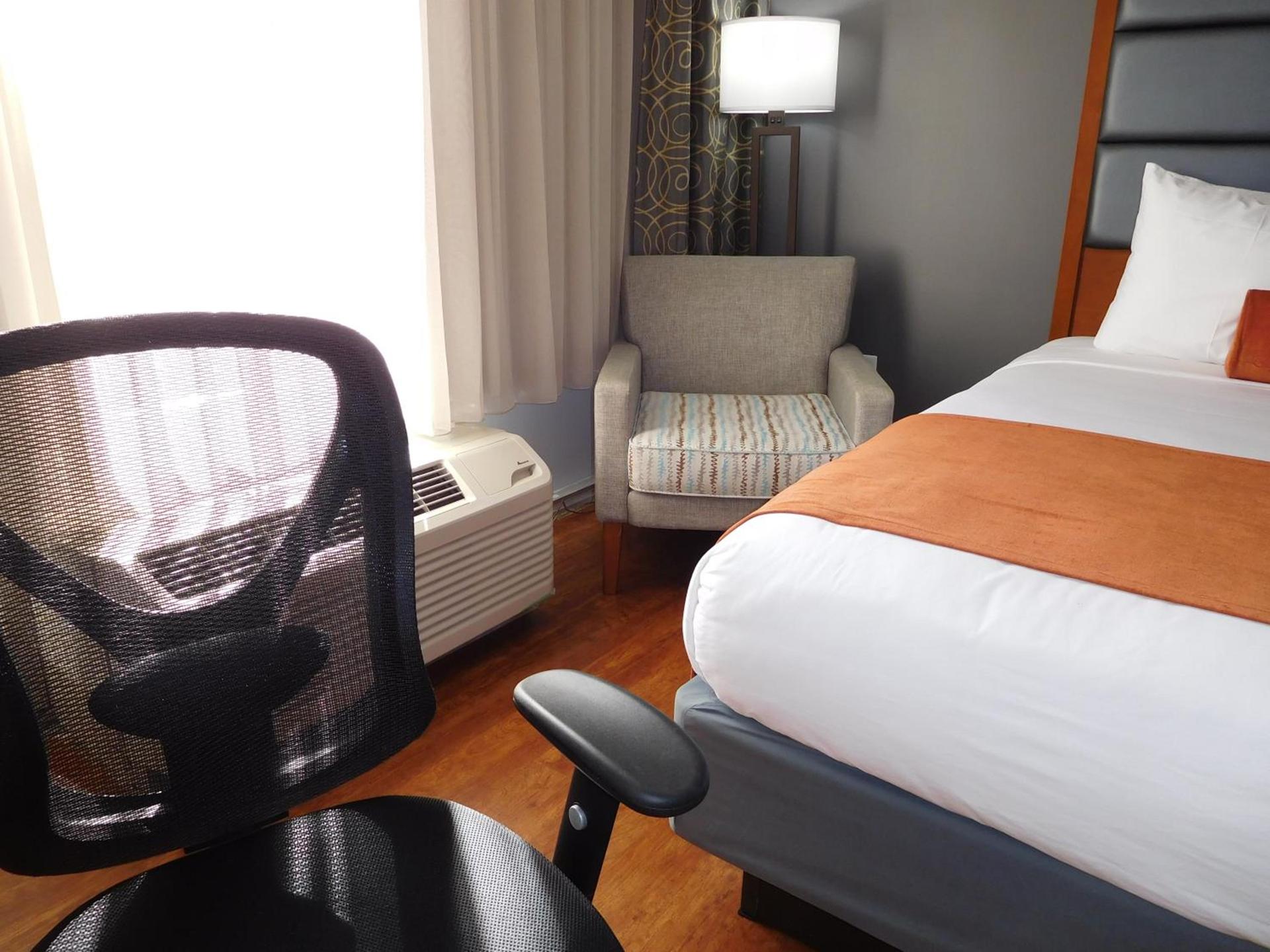 Wyndham Garden Greensboro photo 37