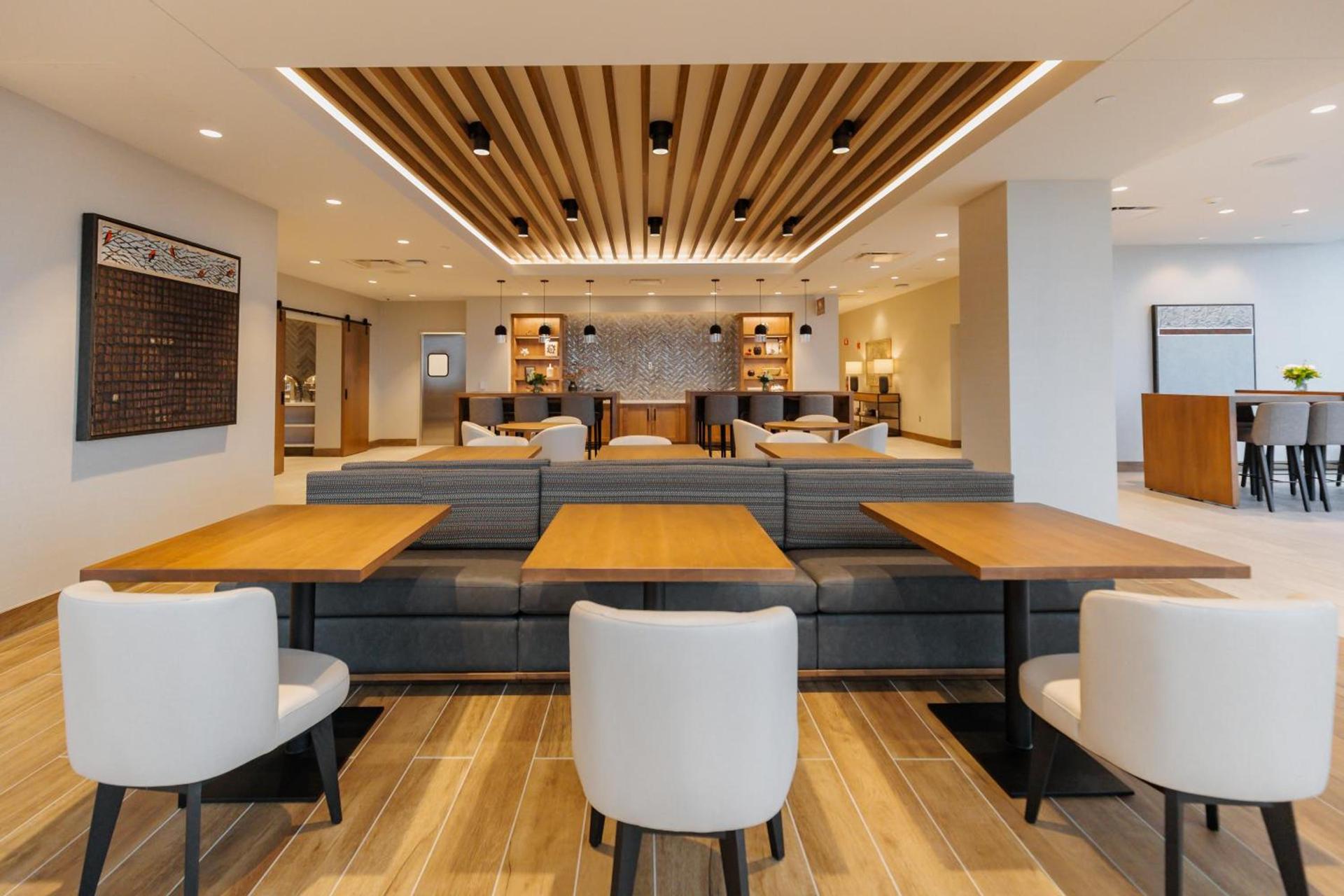 Highpoint Hotel photo 92