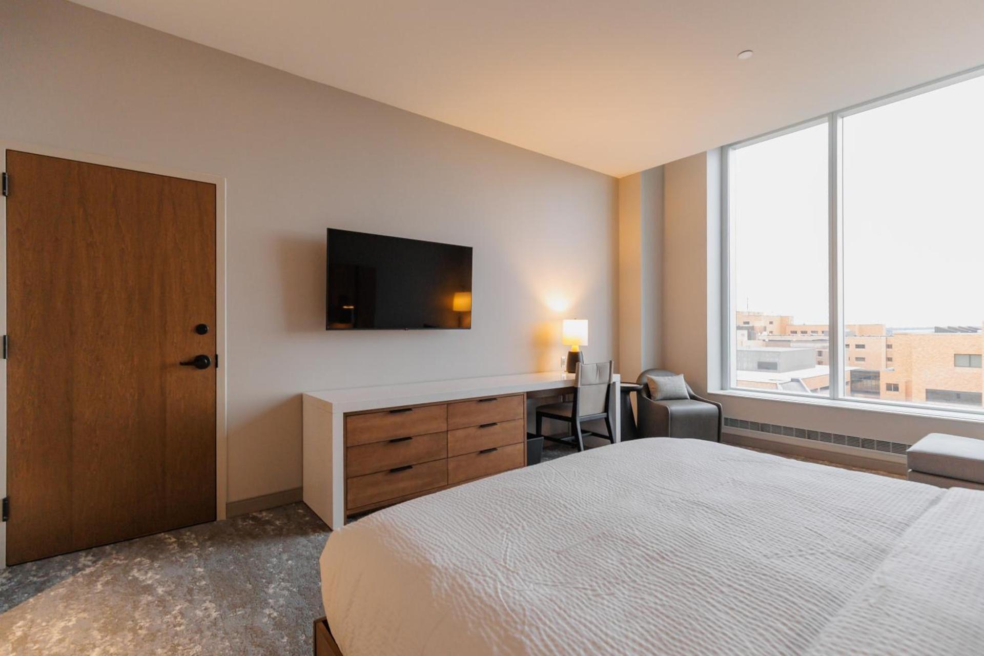 Highpoint Hotel photo 58