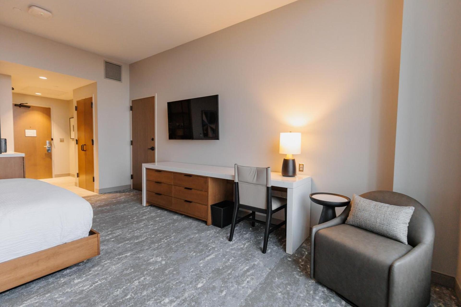 Highpoint Hotel photo 62