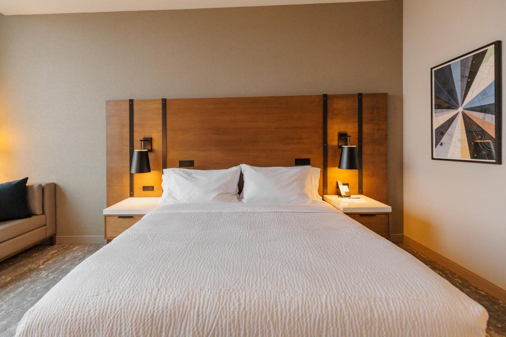 Highpoint Hotel photo 71