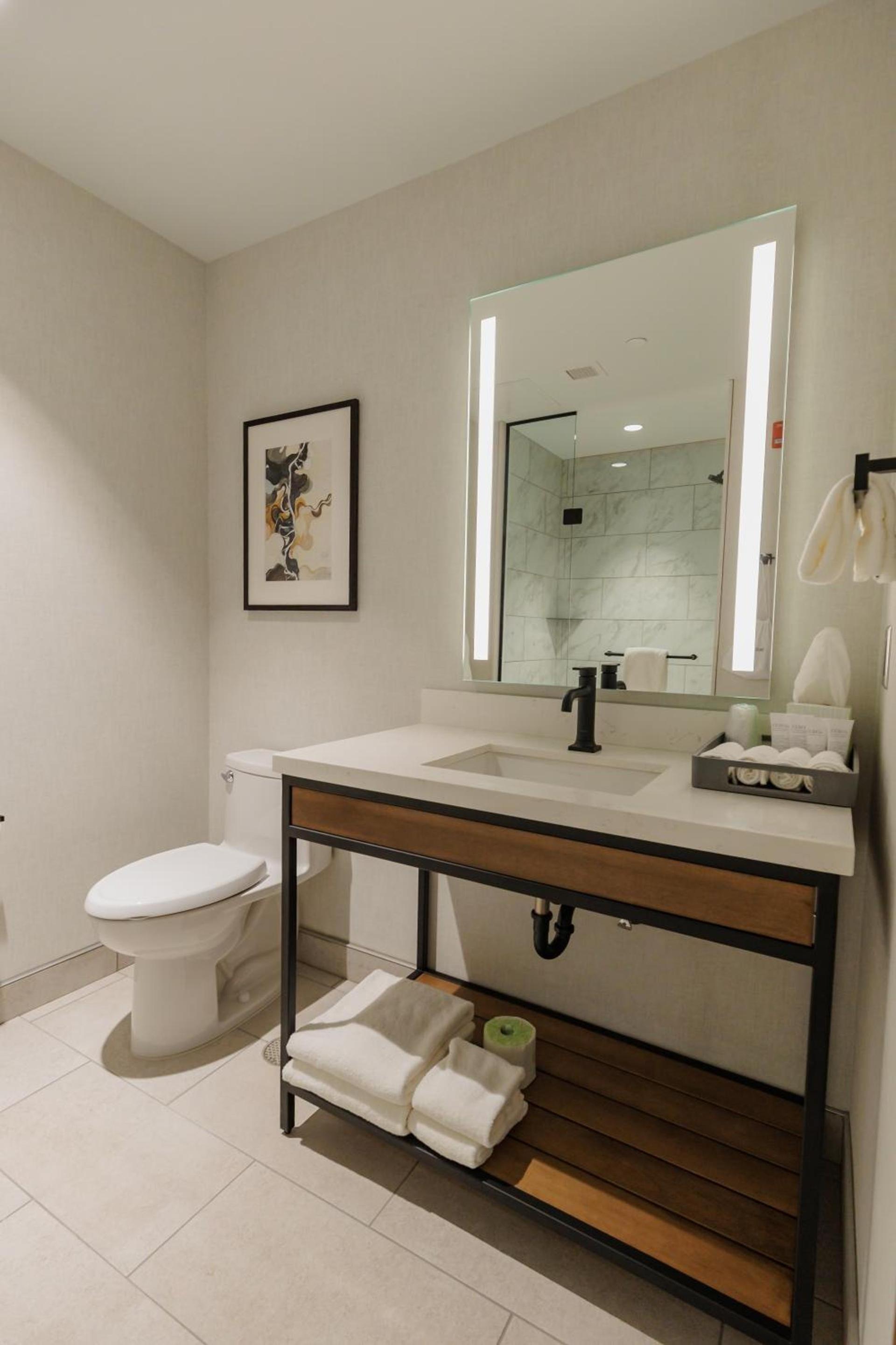 Highpoint Hotel photo 64
