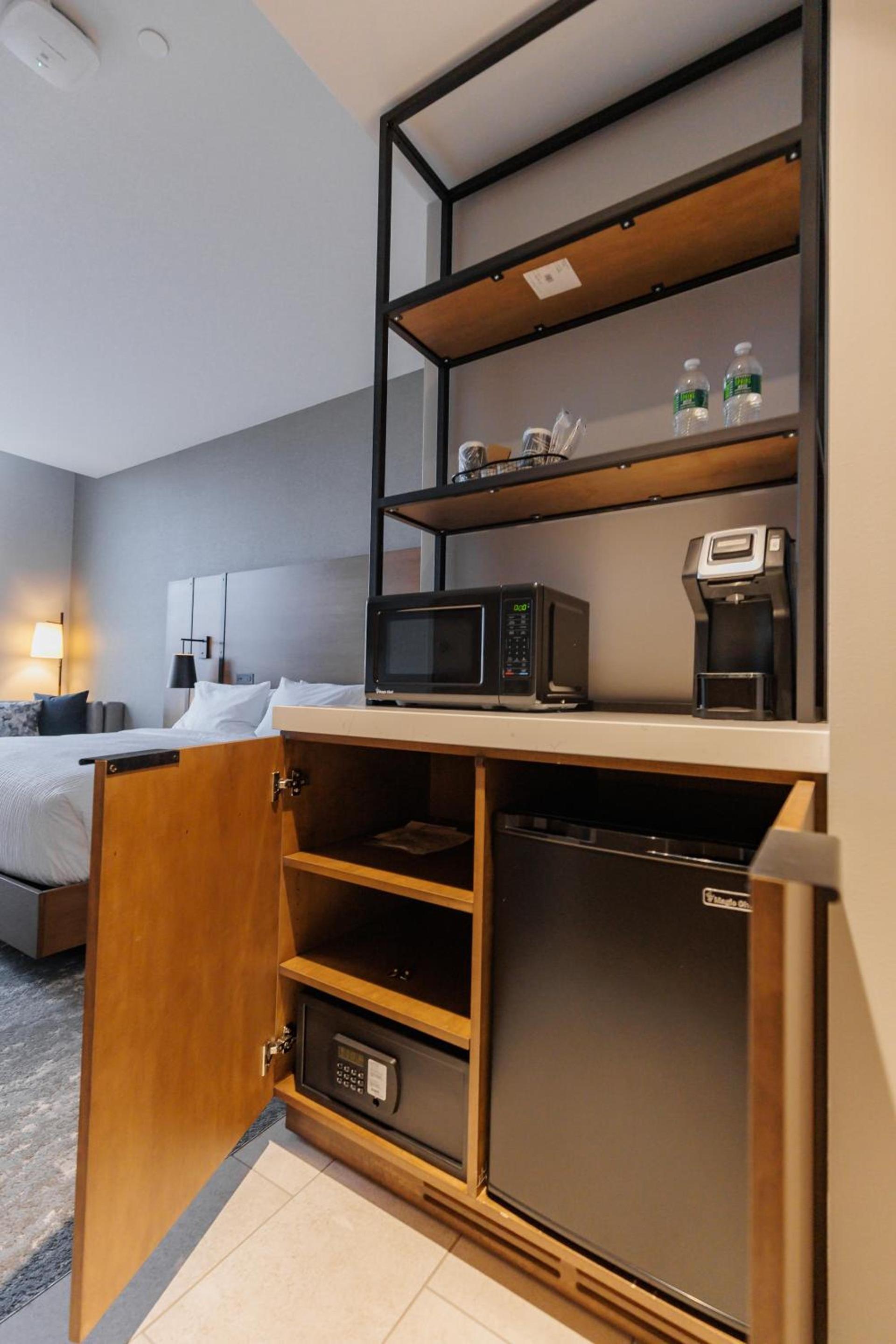 Highpoint Hotel photo 70