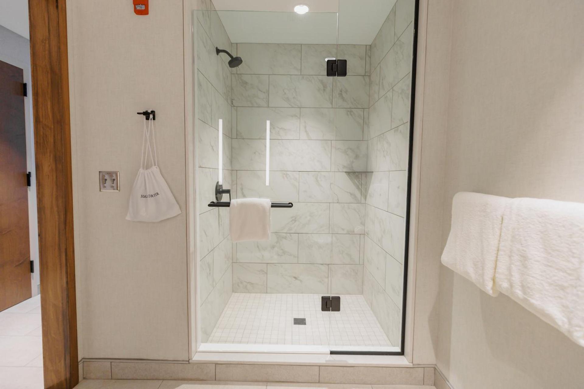 Highpoint Hotel photo 69