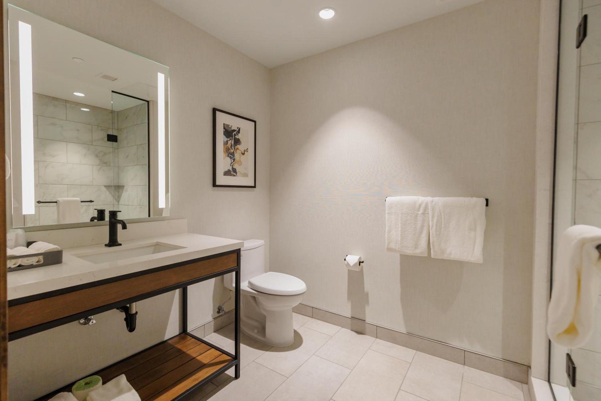 Highpoint Hotel photo 43