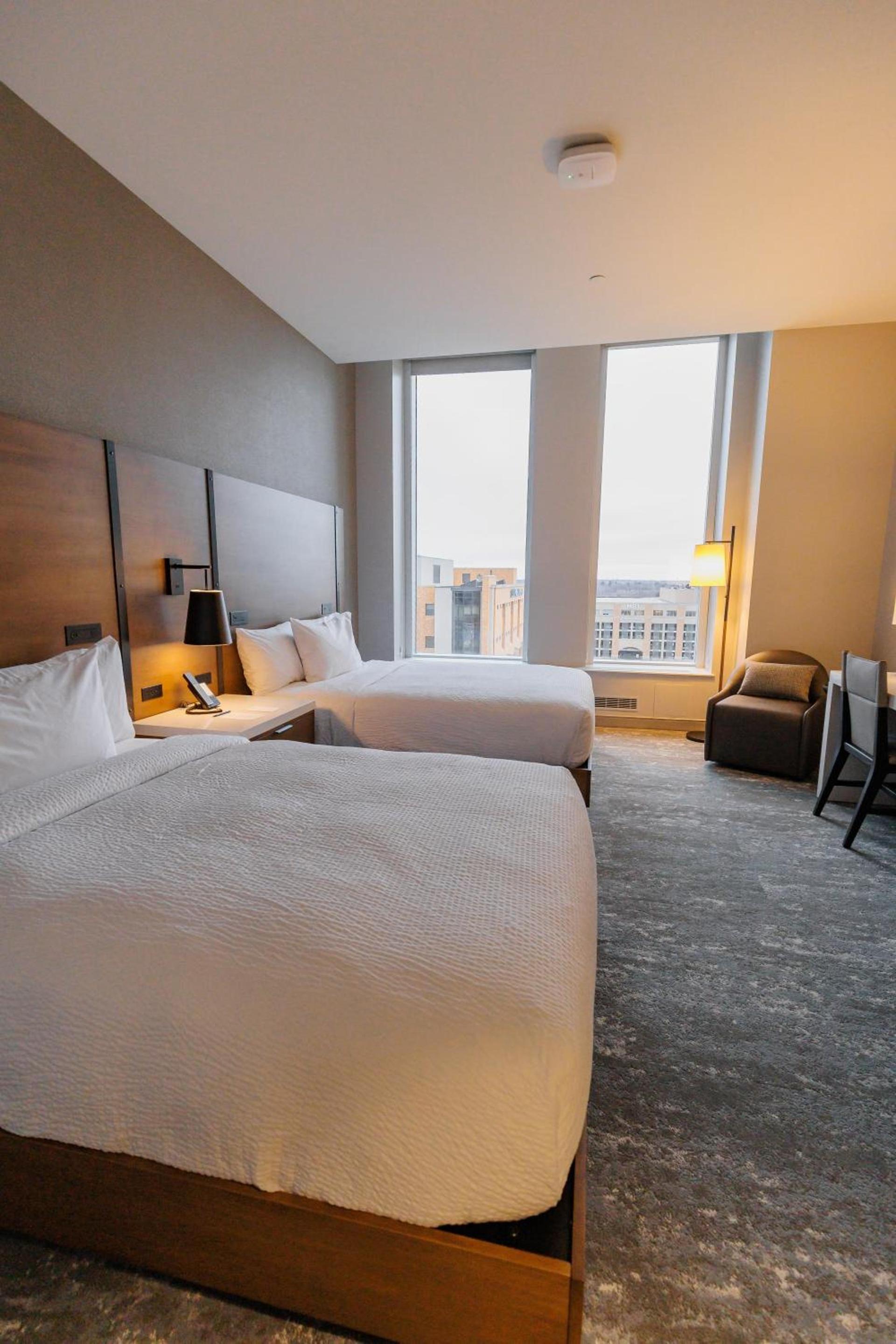 Highpoint Hotel photo 51