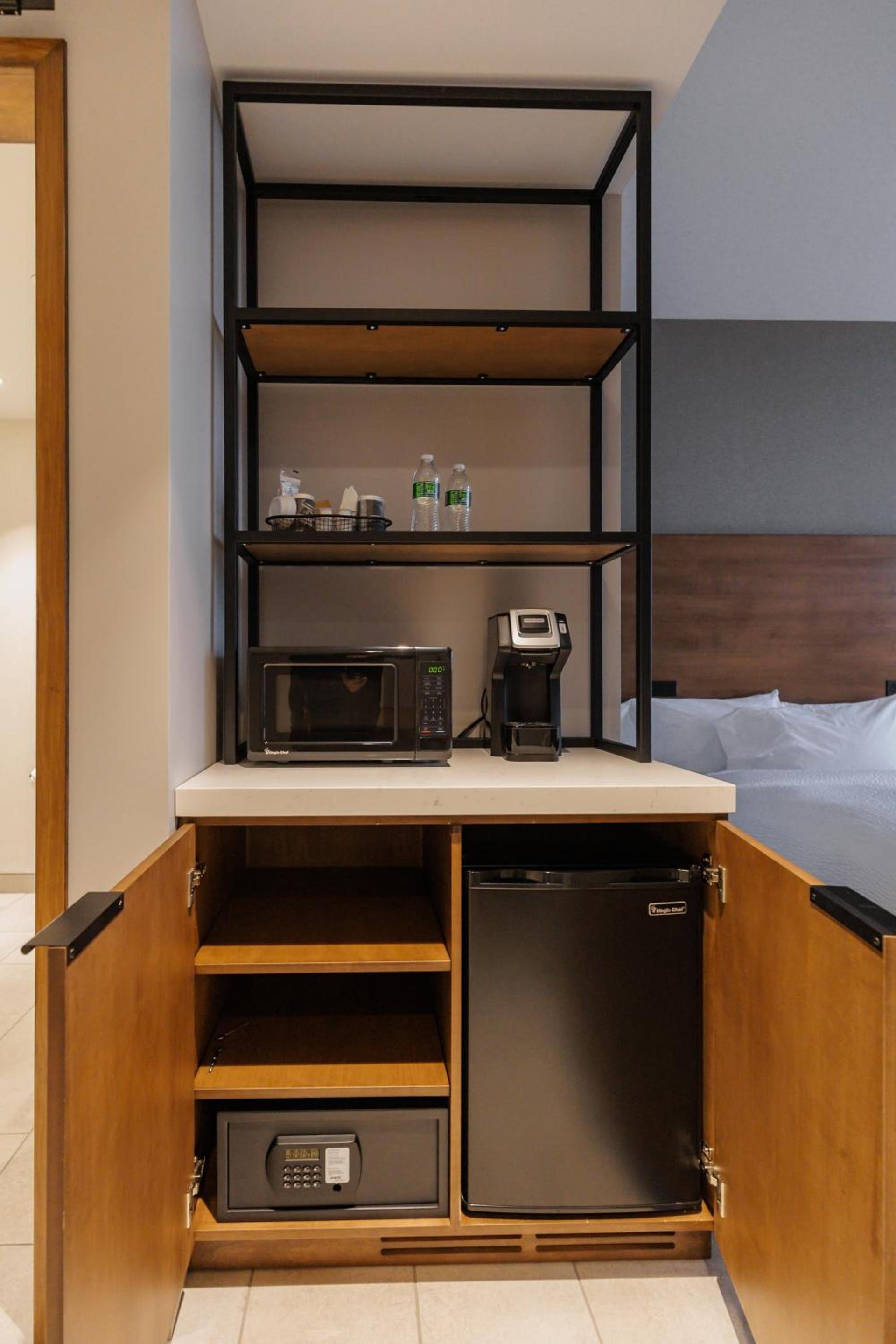 Highpoint Hotel photo 55