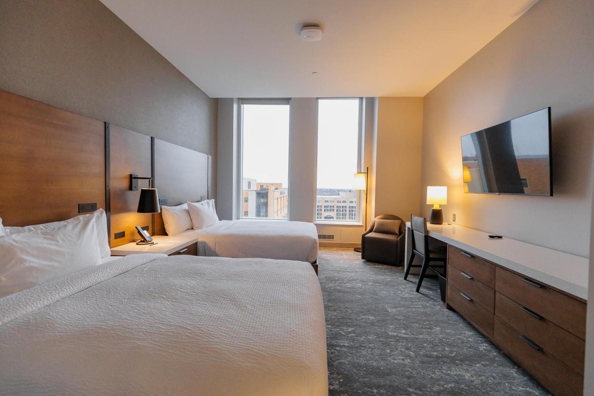 Highpoint Hotel photo 40