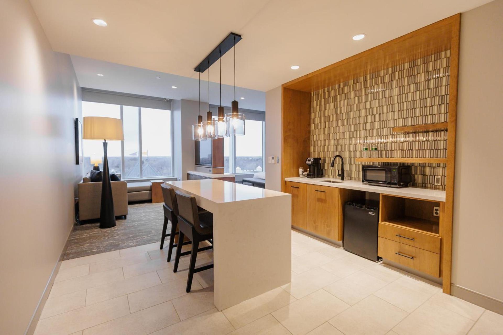 Highpoint Hotel photo 23