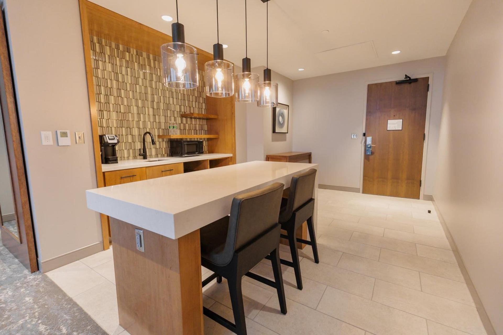 Highpoint Hotel photo 31