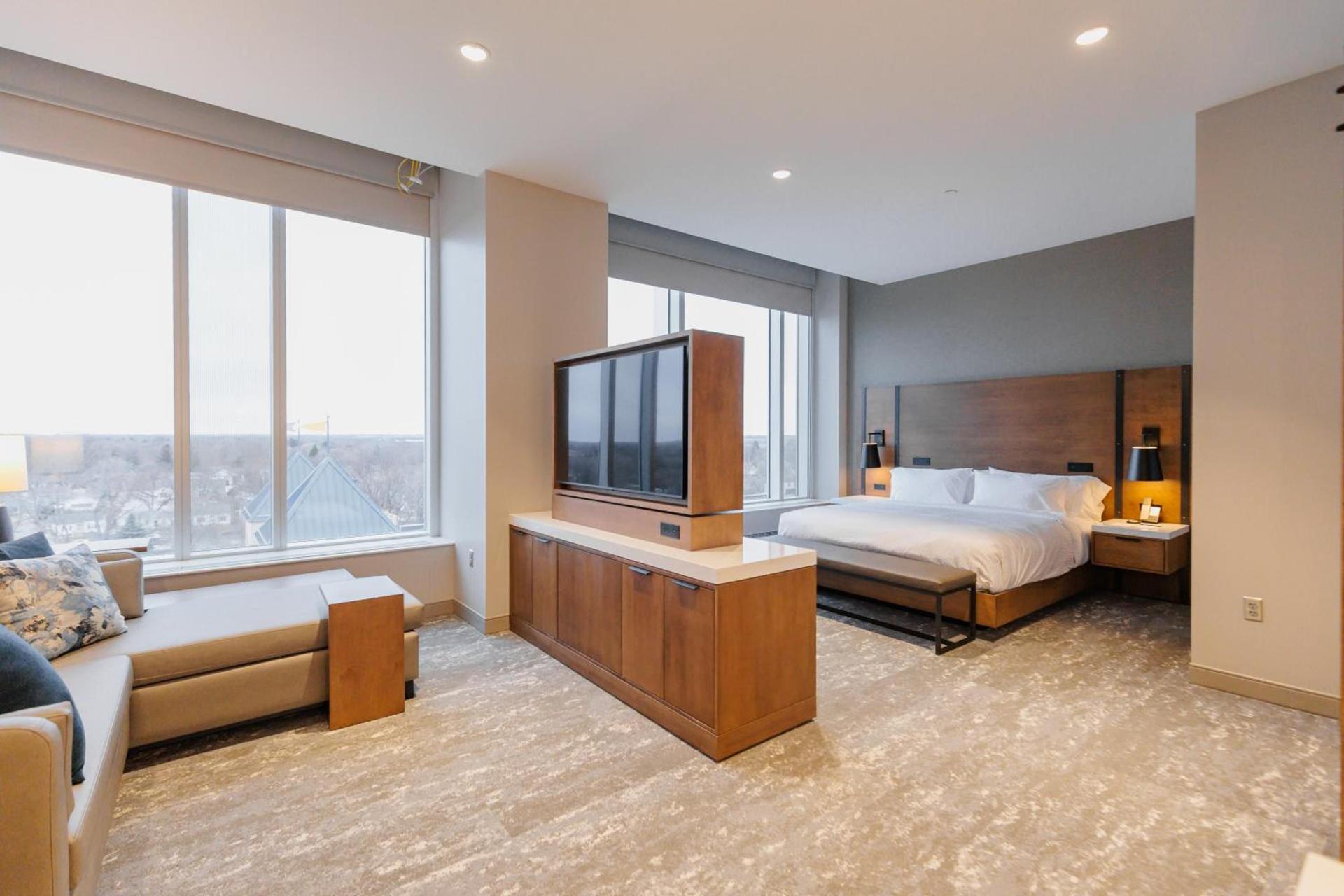 Highpoint Hotel photo 32