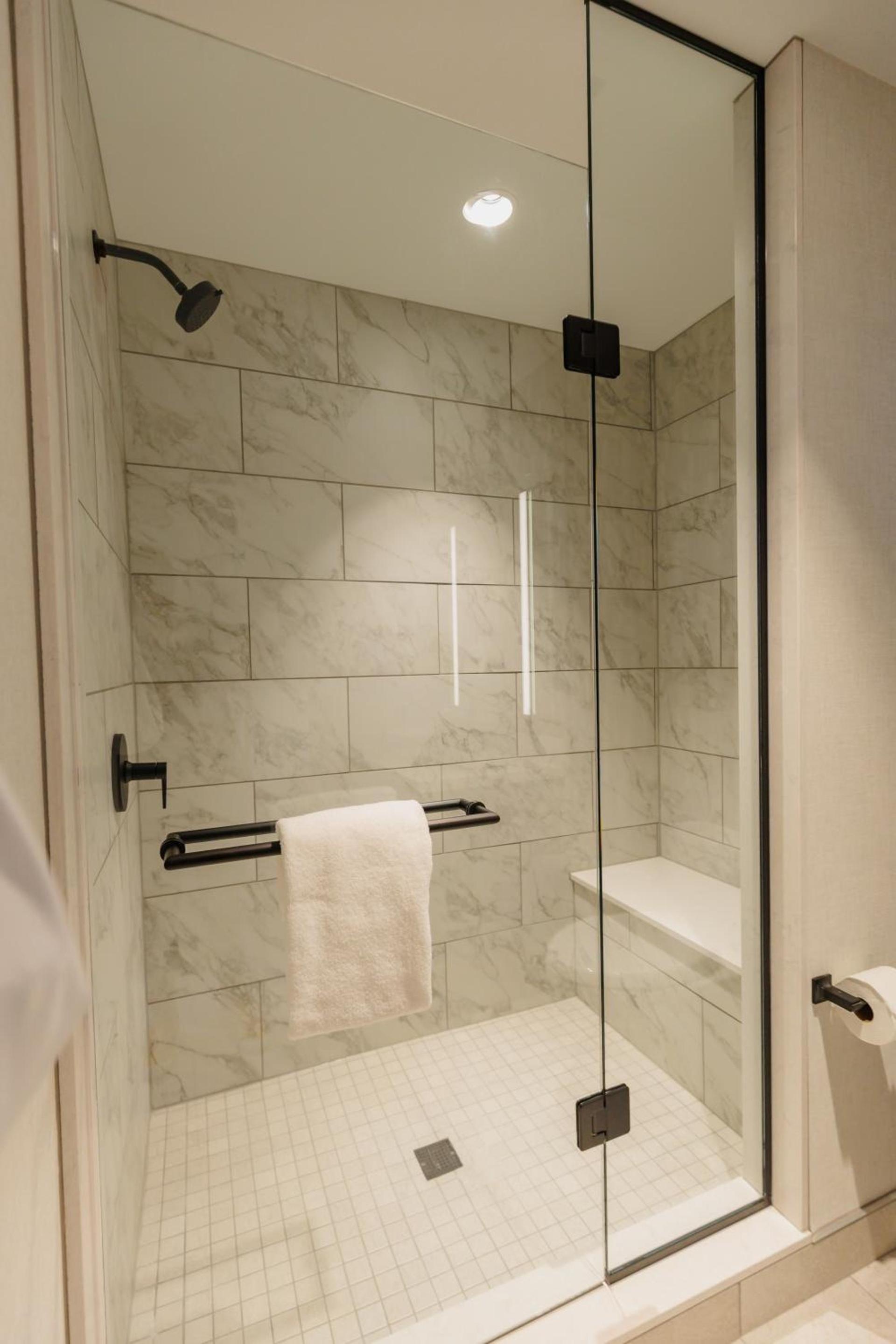 Highpoint Hotel photo 17