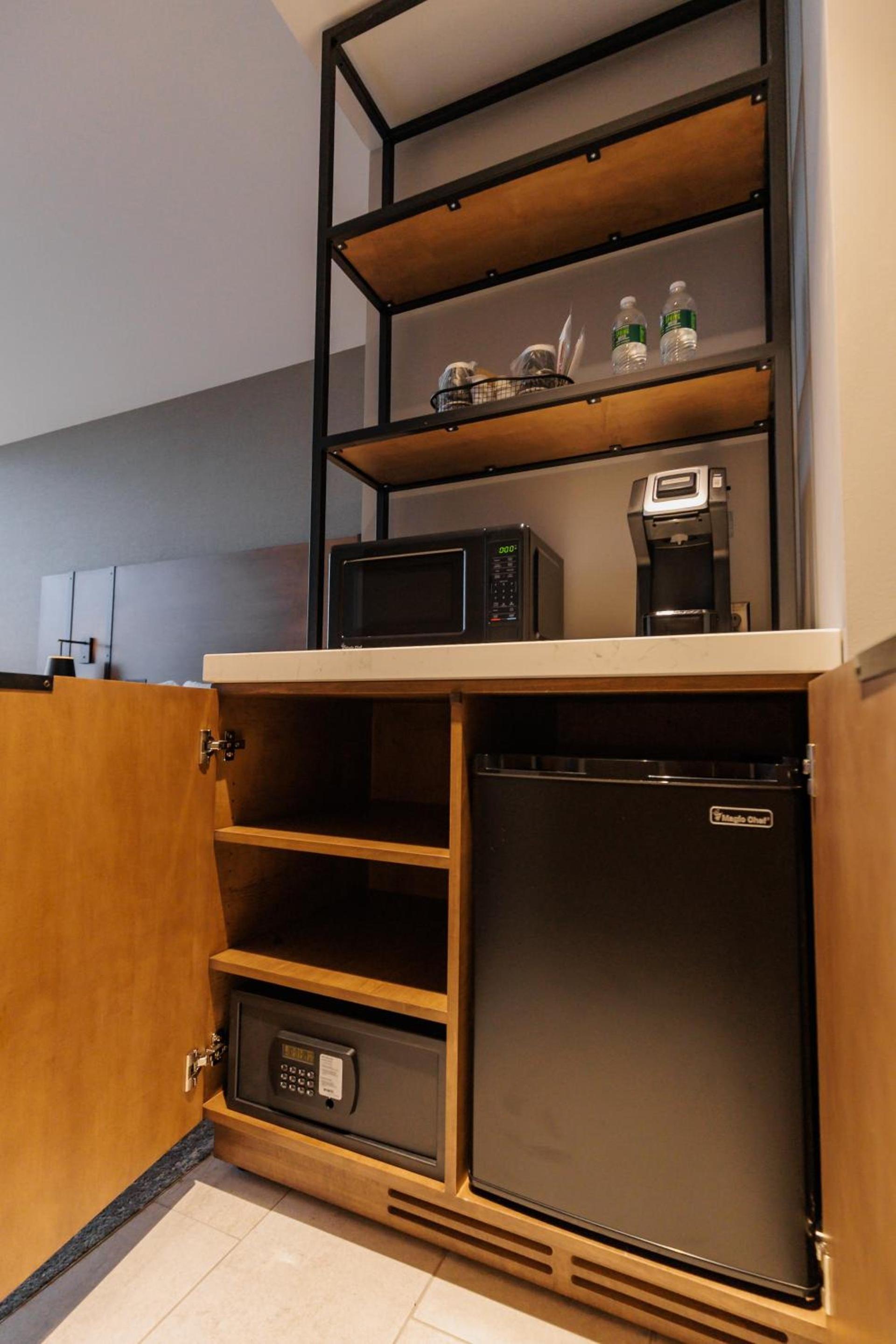 Highpoint Hotel photo 11