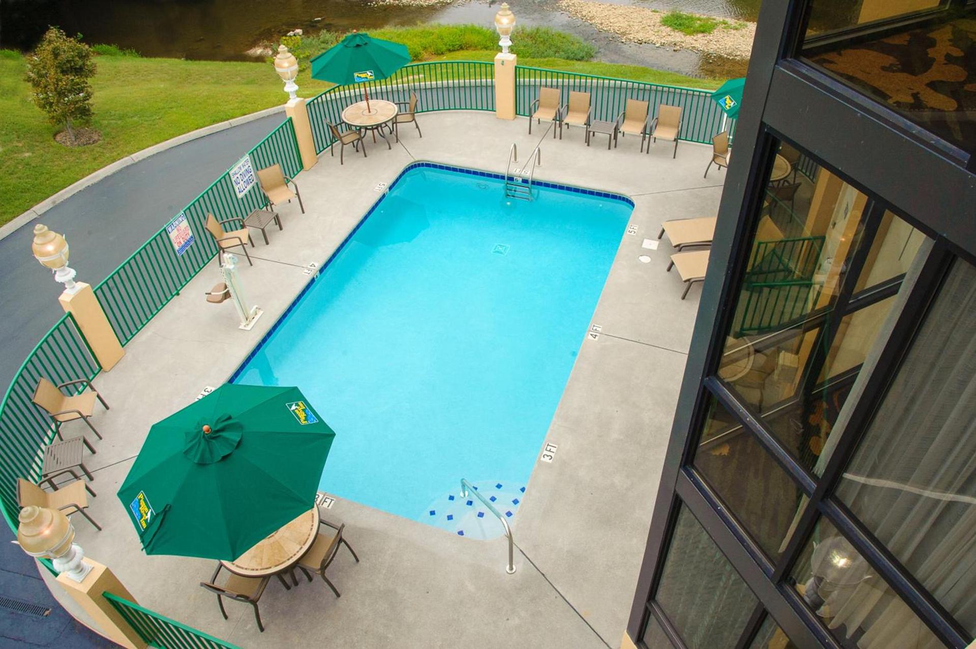 Pigeon River Inn photo 18