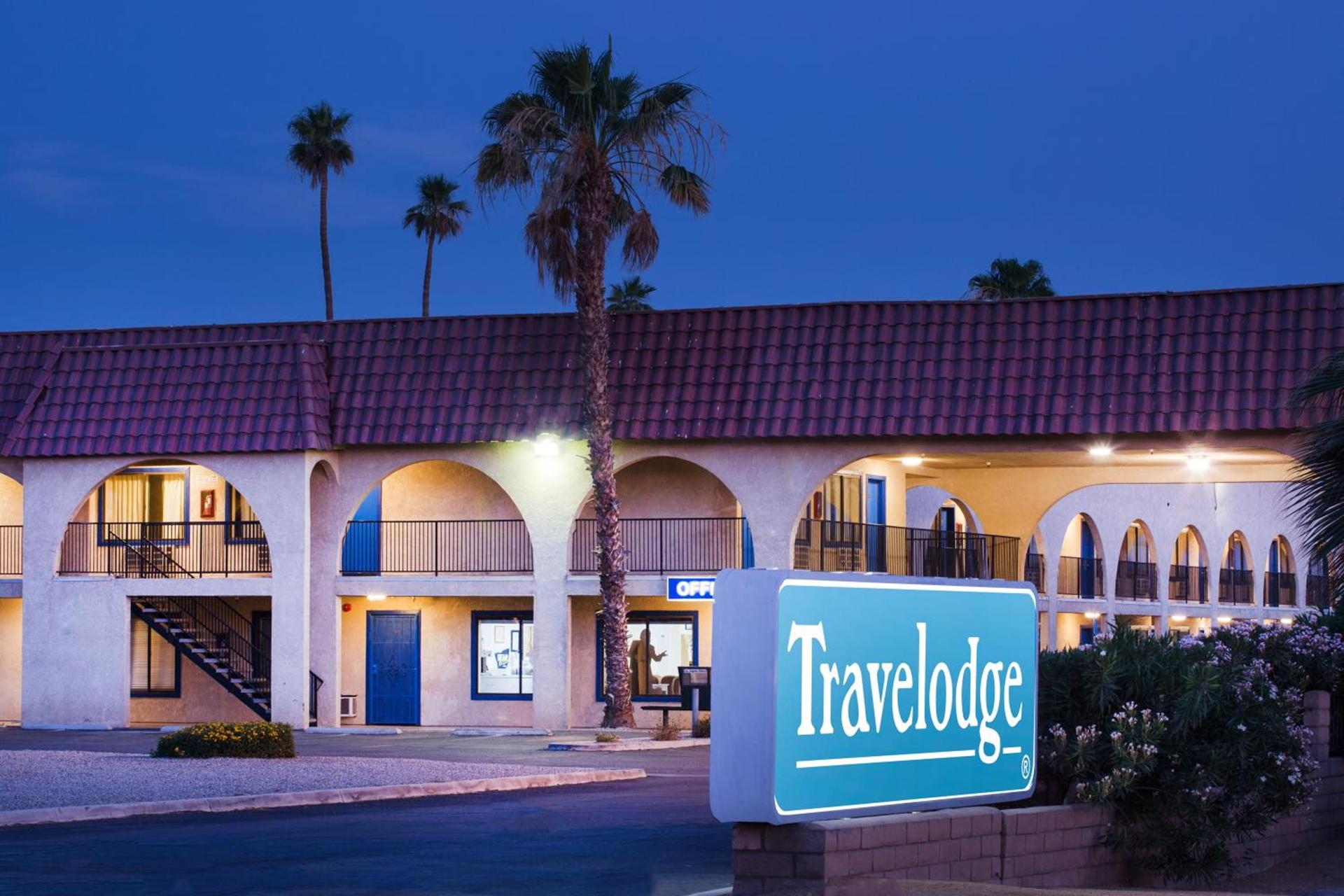 Travelodge by Wyndham Indio photo 12