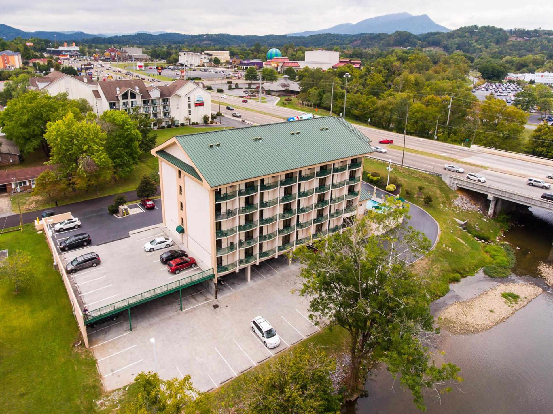 Pigeon River Inn photo 16