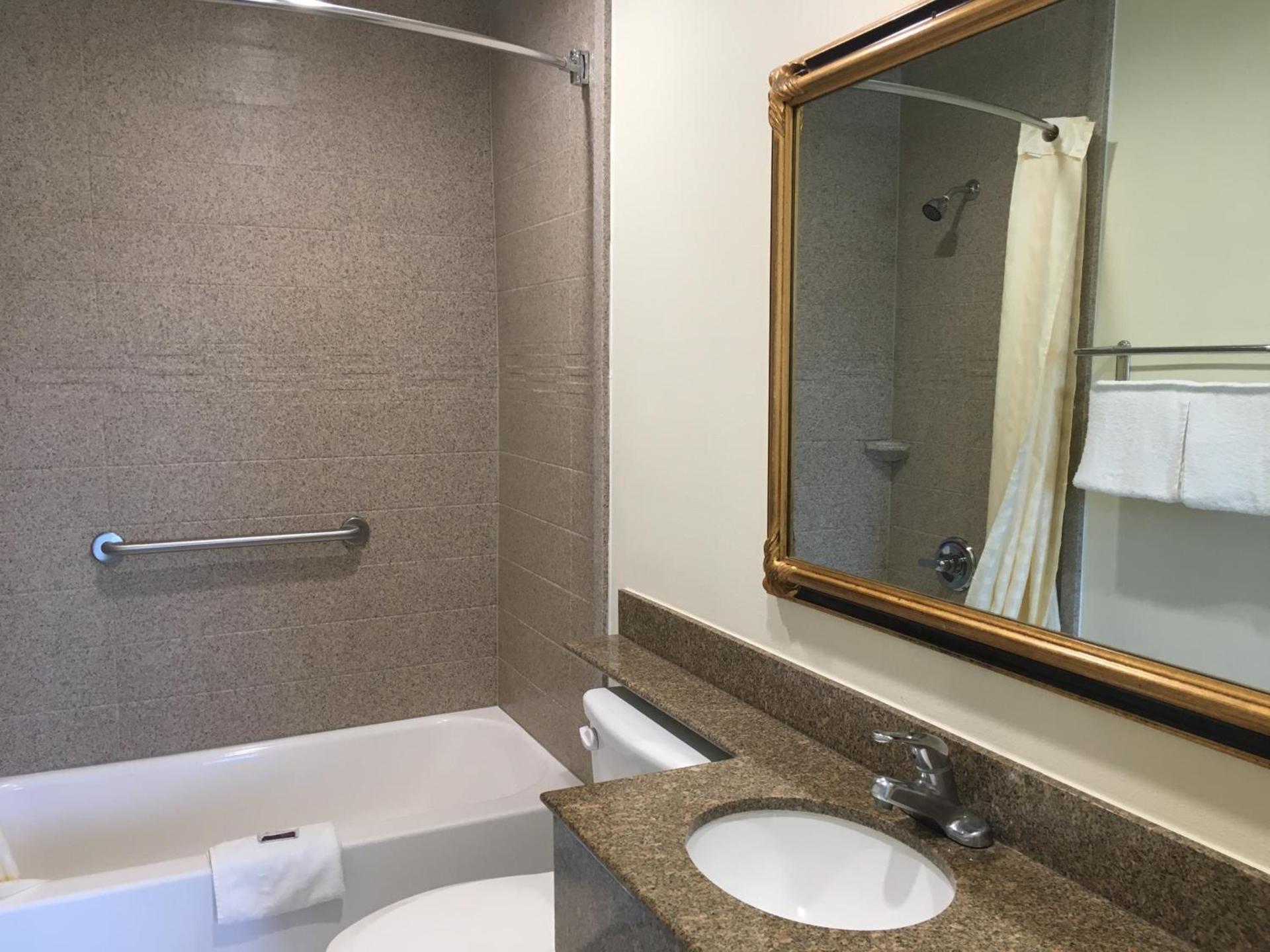 Simply Home Inn & Suites - Riverside photo 13