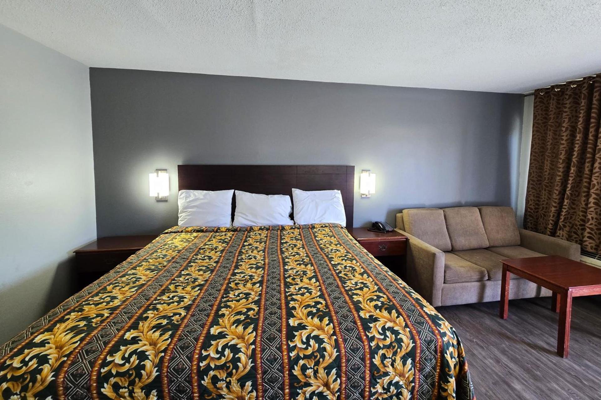 Eagle Inn by Hotel O Richmond Midlothian Turnpike photo 5