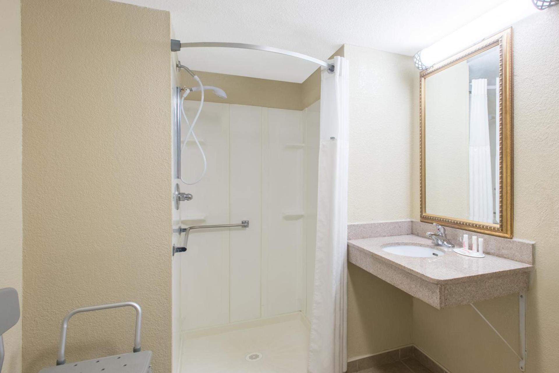 Ramada by Wyndham Allentown Bethlehem photo 37