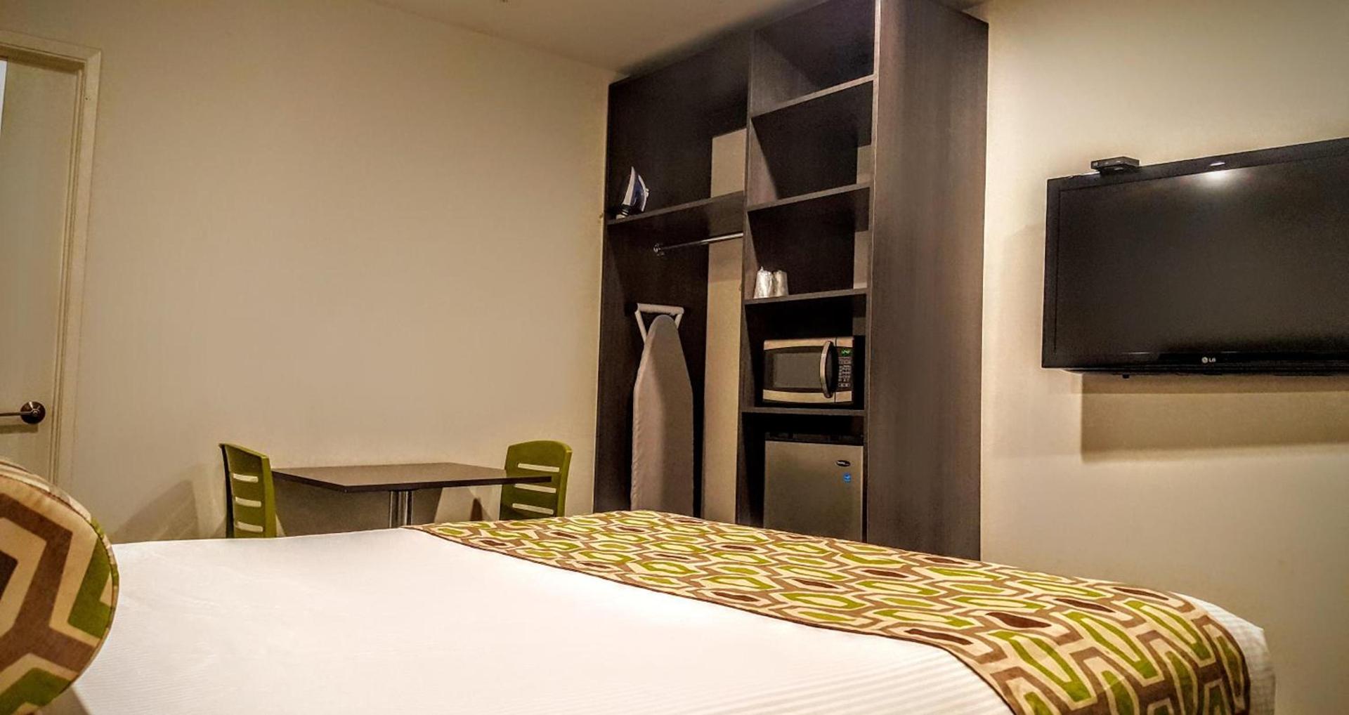 Jewel City Inn photo 8