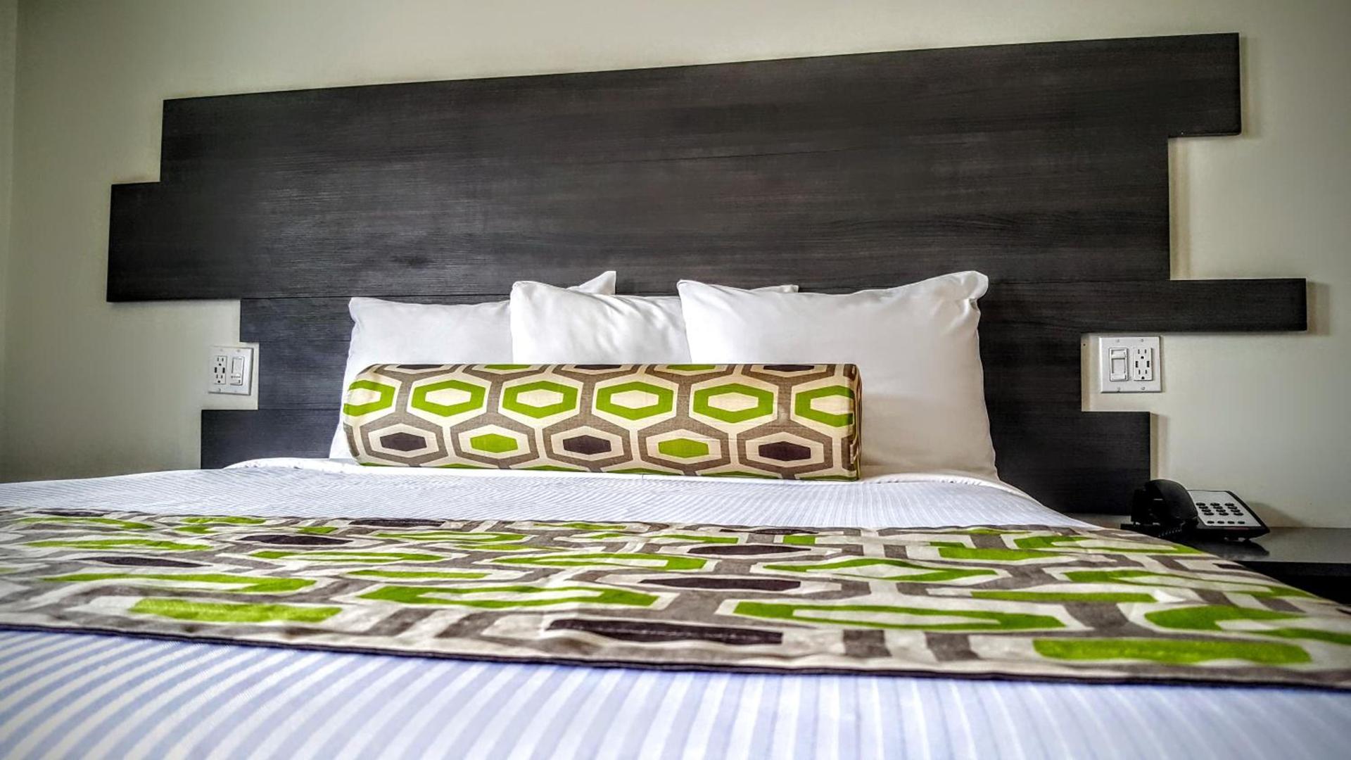 Jewel City Inn photo 2