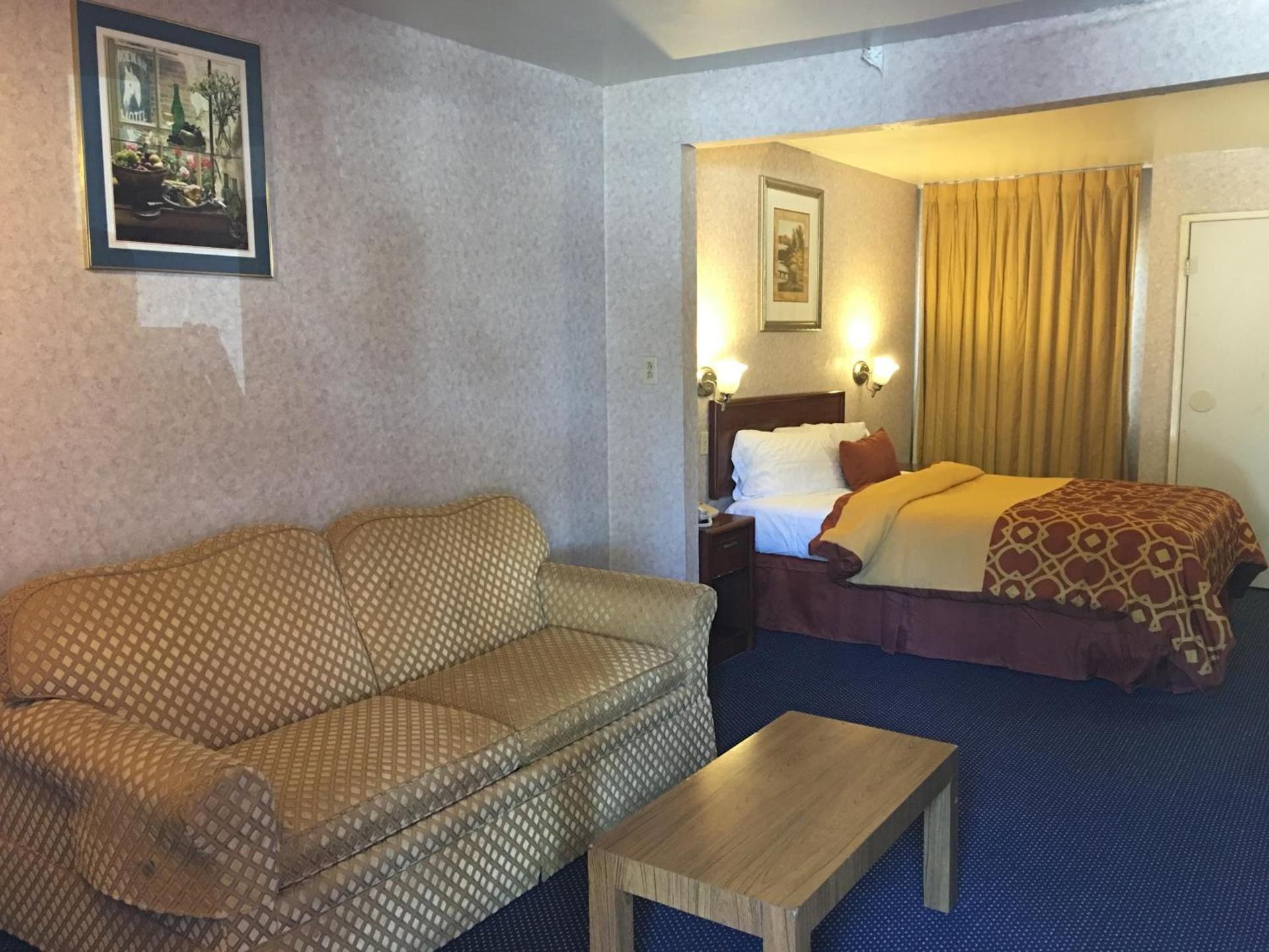 Executive Suites Inn photo 7