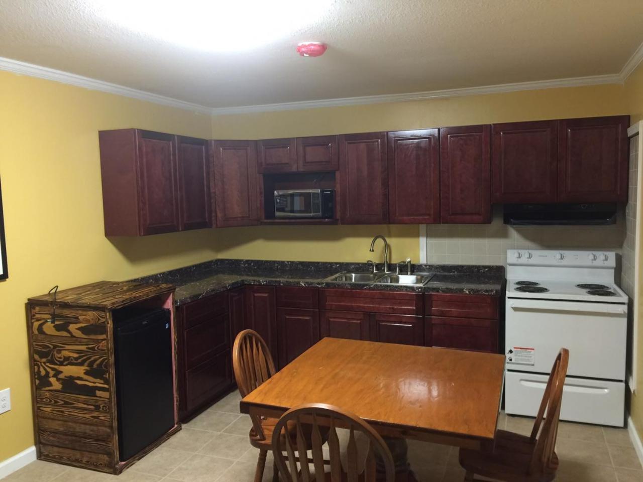 Dragon INN & Suites photo 3