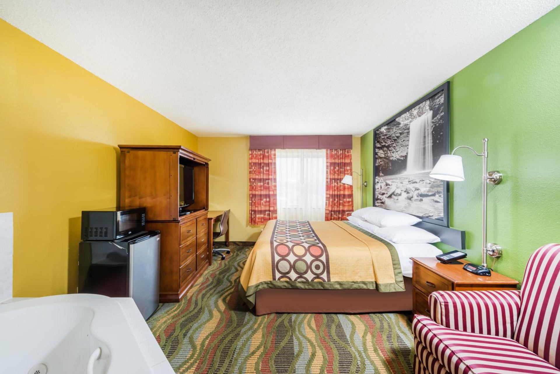 Super 8 by Wyndham Jacksonville photo 9