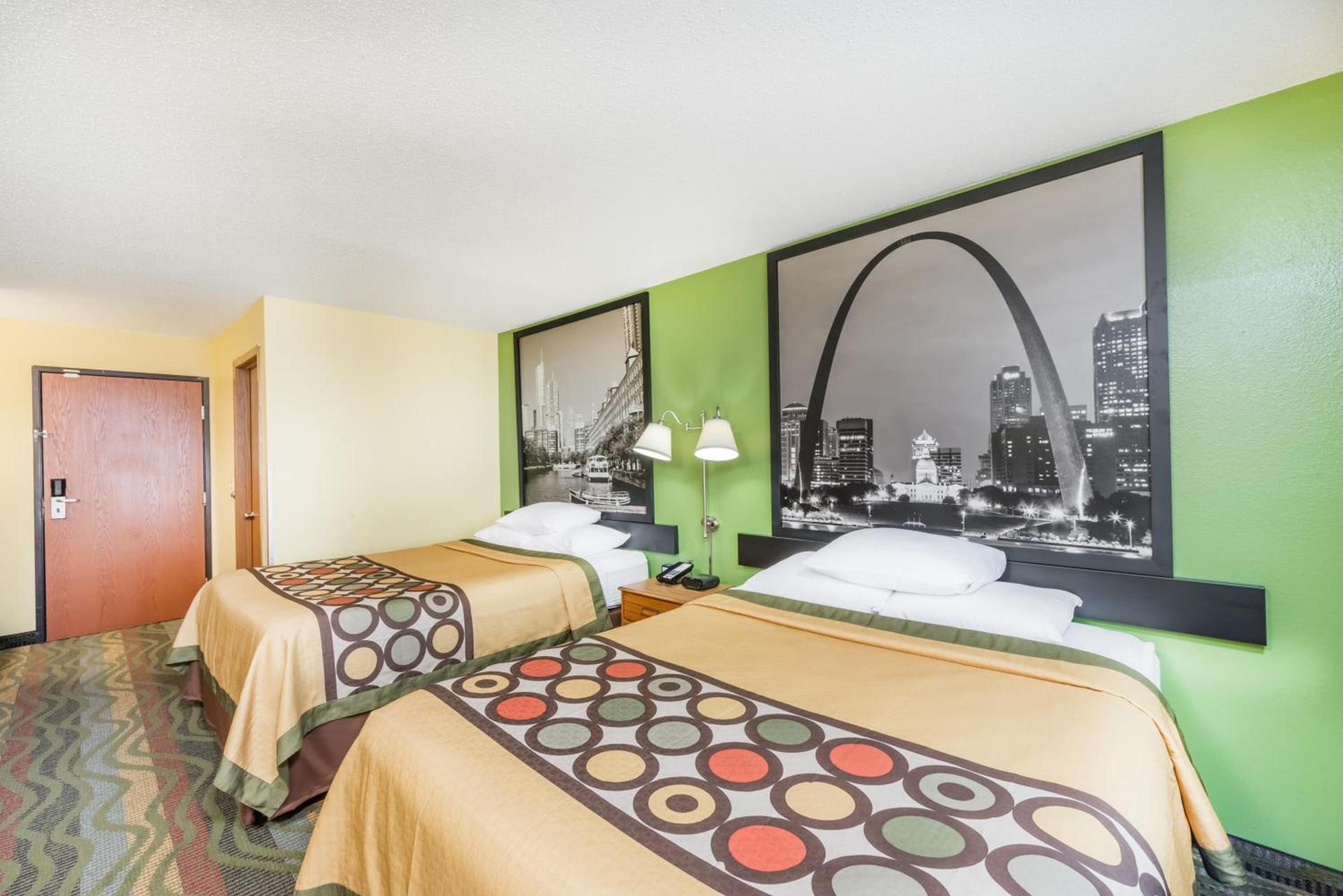 Super 8 by Wyndham Jacksonville photo 11