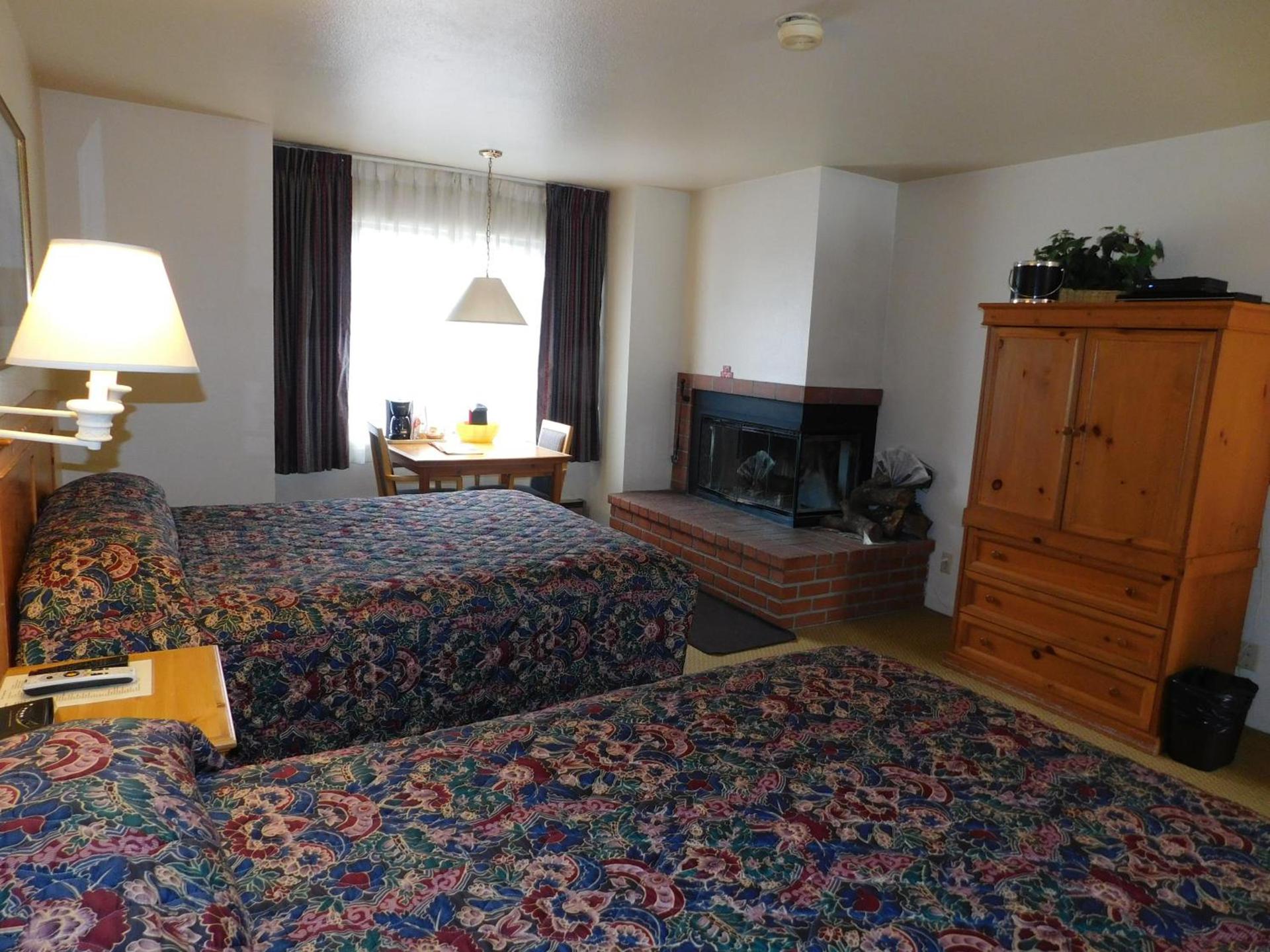Pacific Gardens Inn photo 47