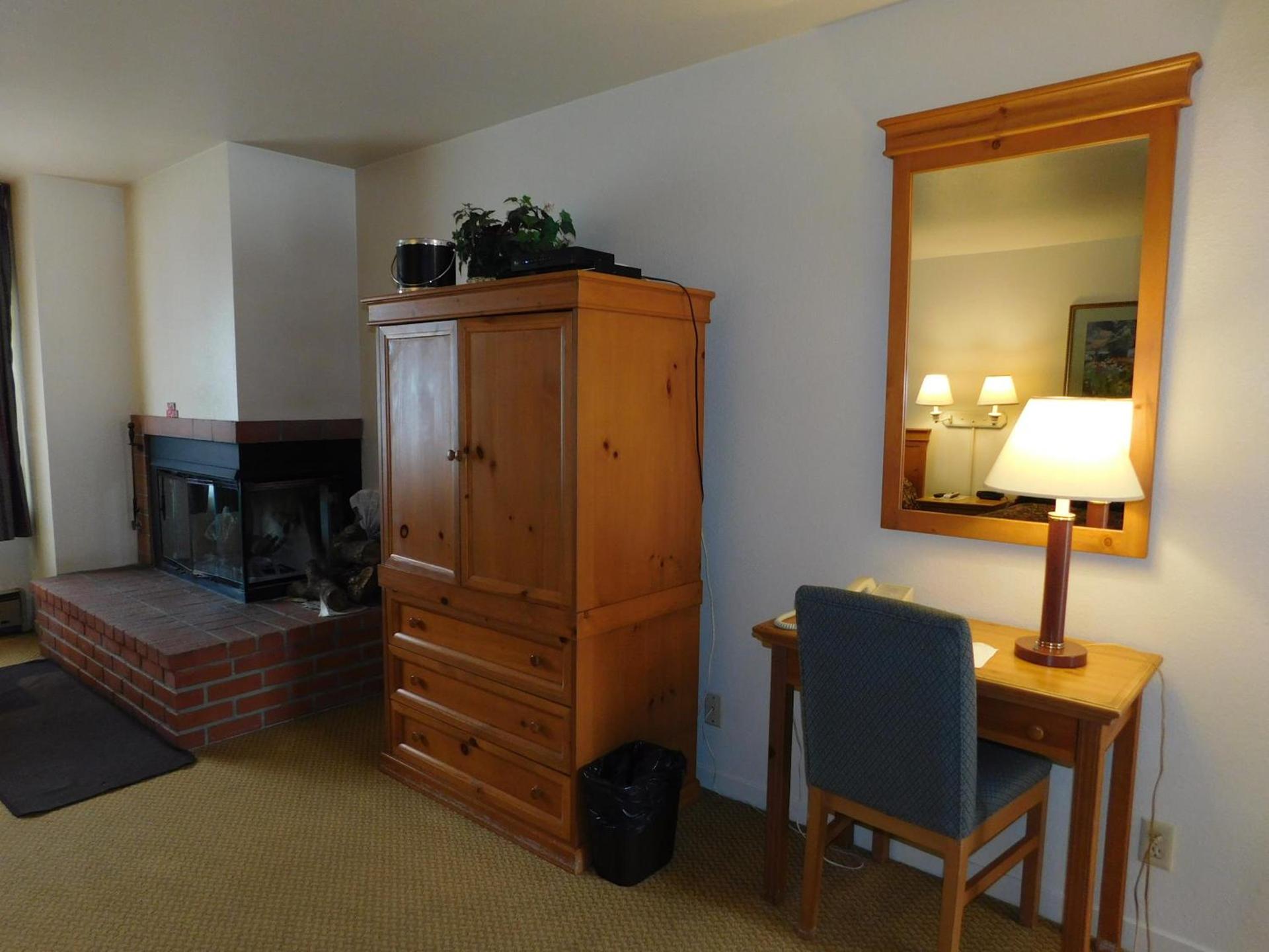 Pacific Gardens Inn photo 41