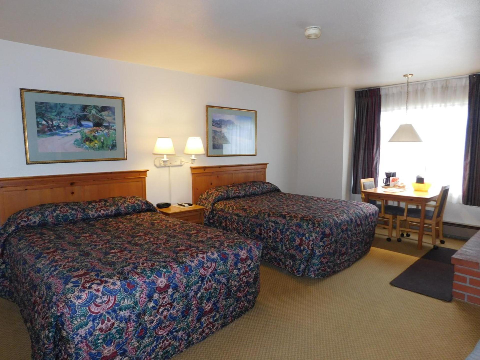 Pacific Gardens Inn photo 18