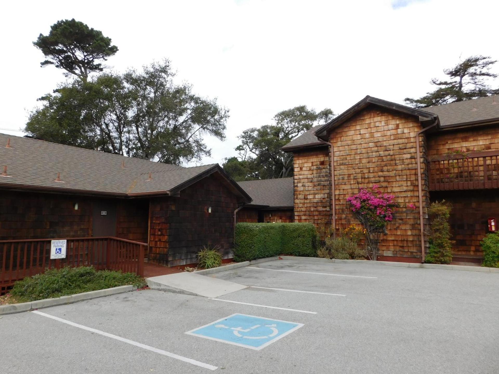 Pacific Gardens Inn photo 31