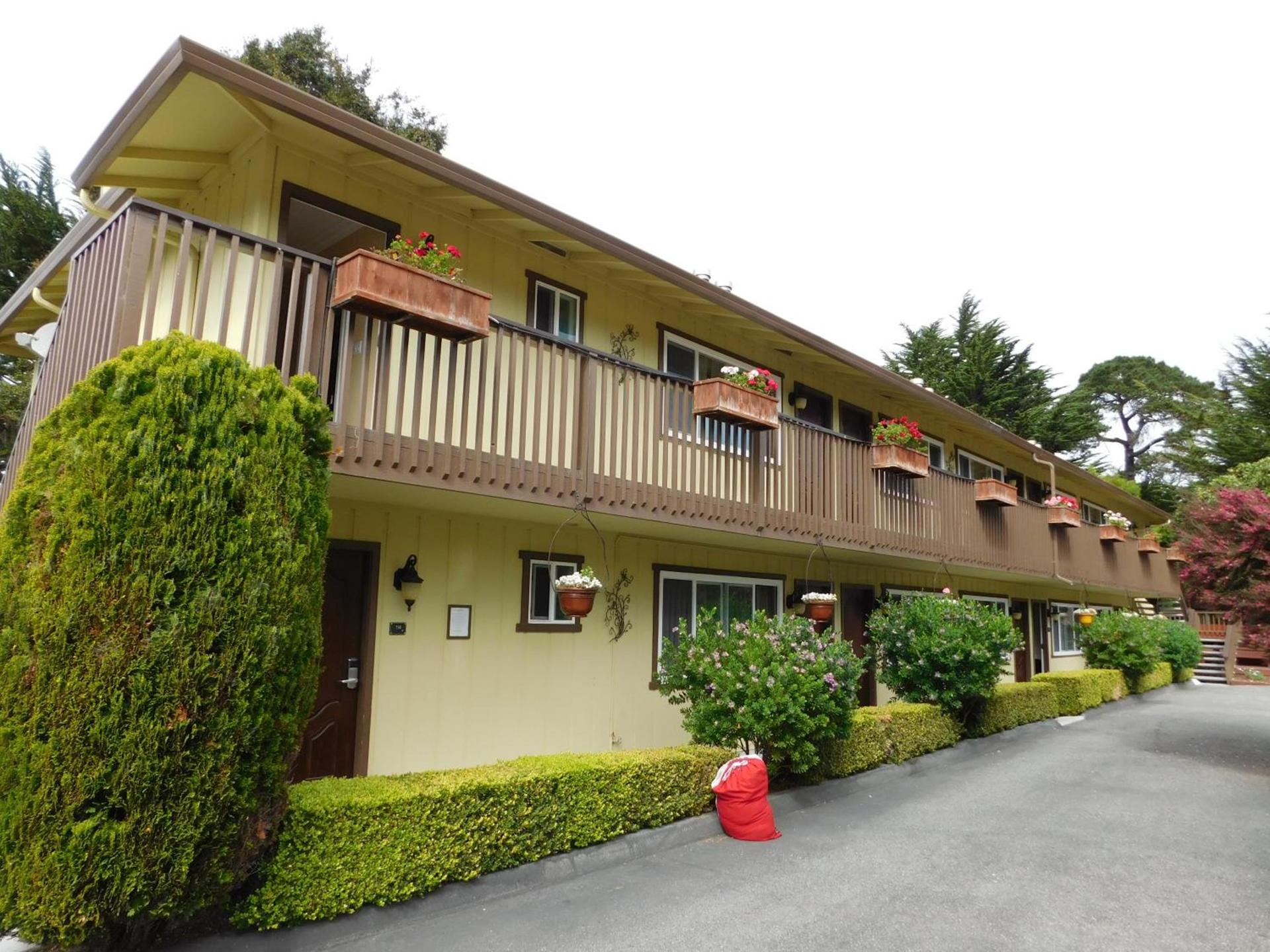 Deer Haven Inn photo 30